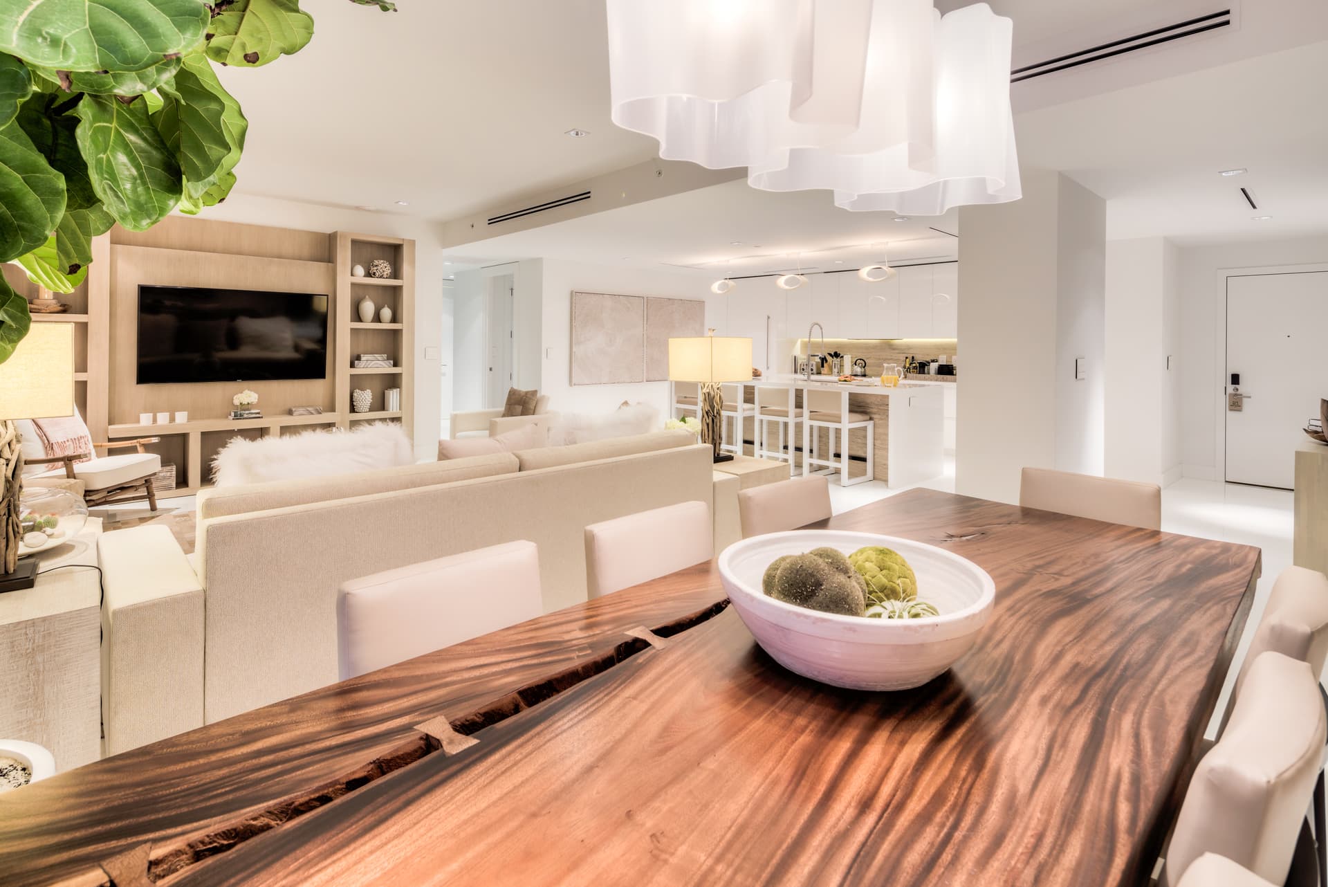 La Mer Azur Penthouse - Image 2