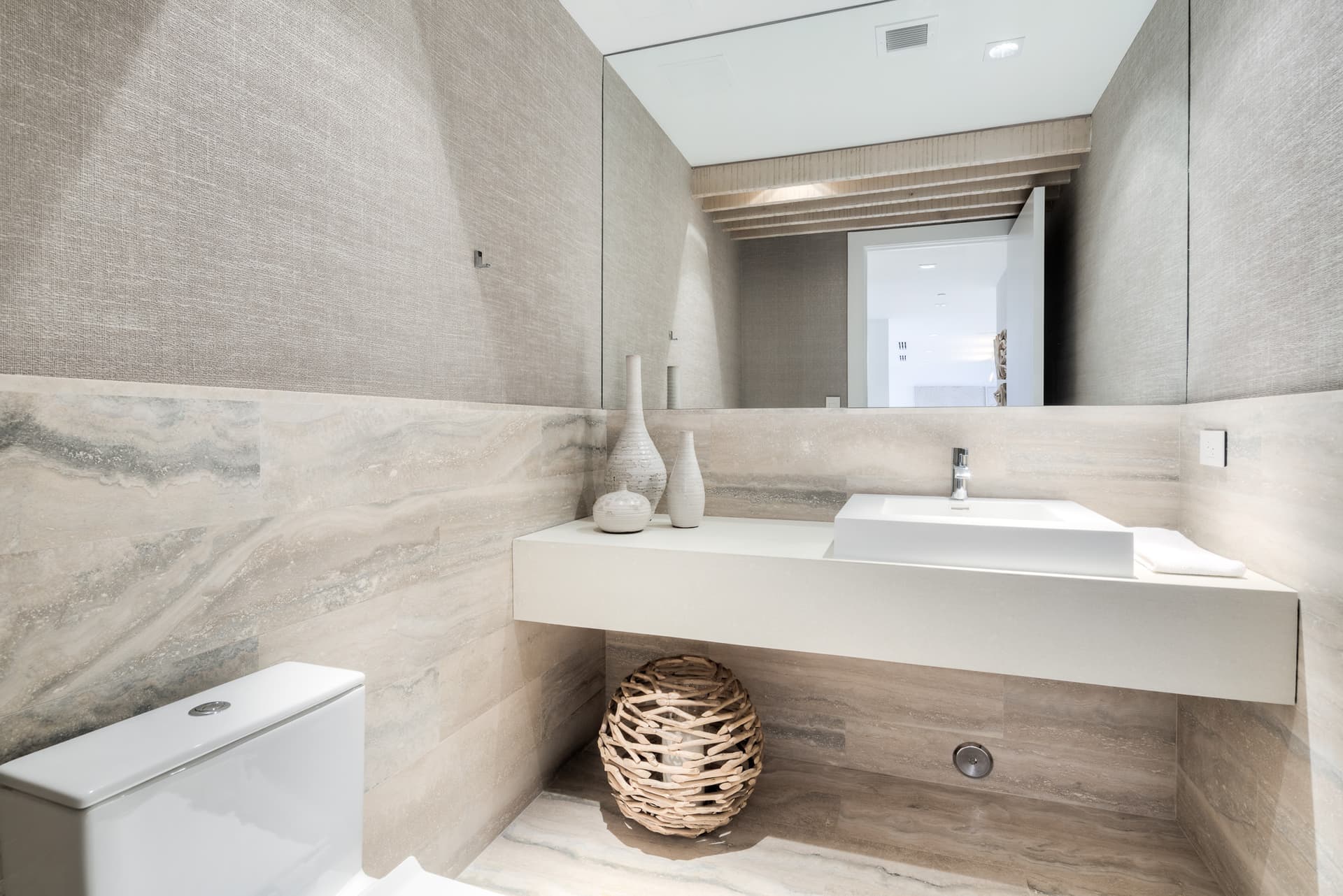 La Mer Azur Penthouse - Image 15