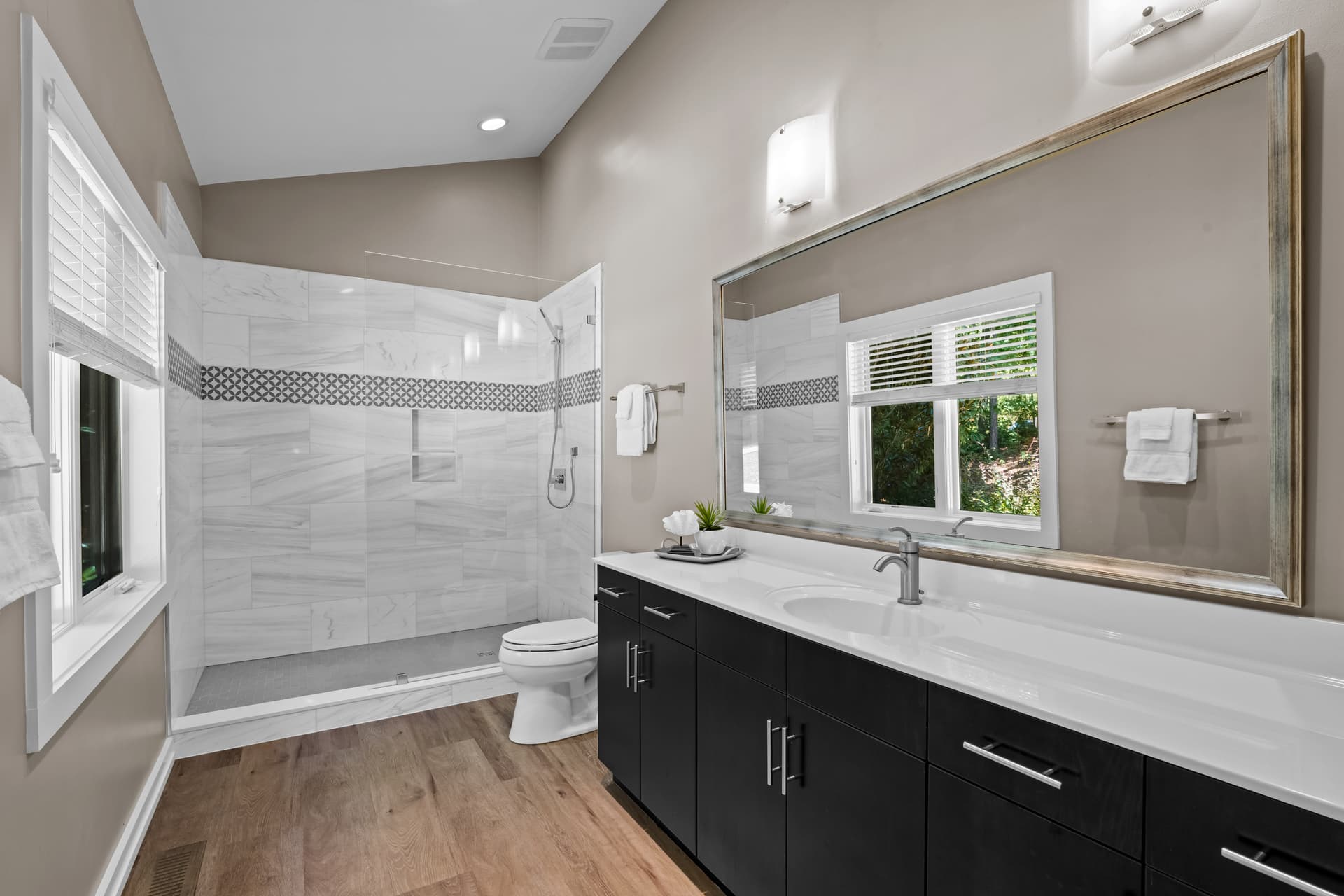 Lake Norman Getaway - Image 40