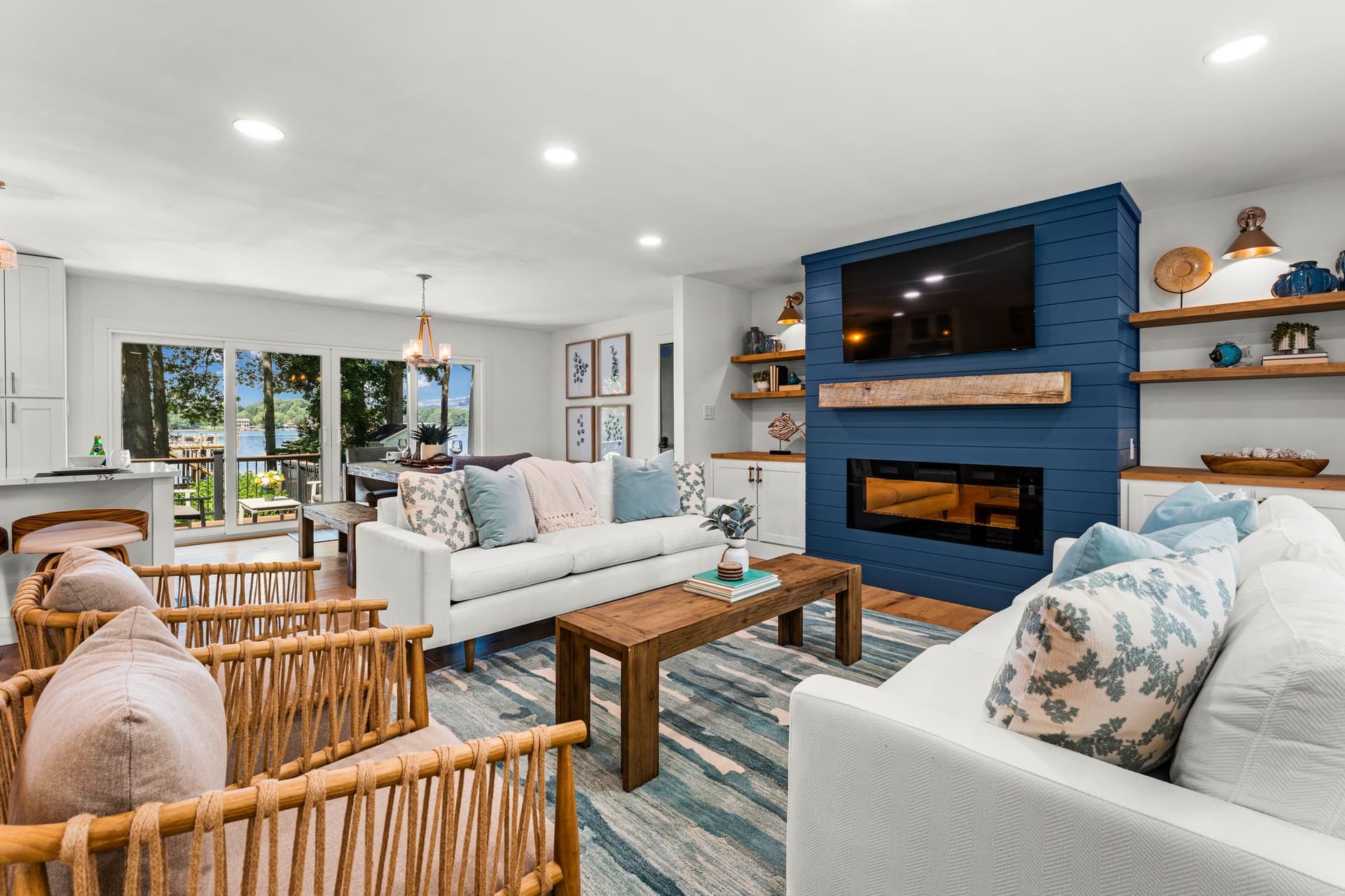 Lakefront Living - Image 8