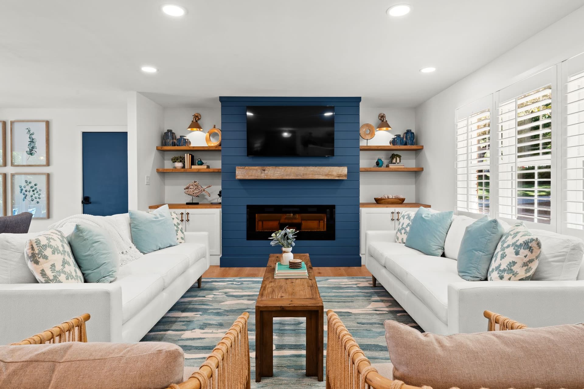 Lakefront Living - Image 4