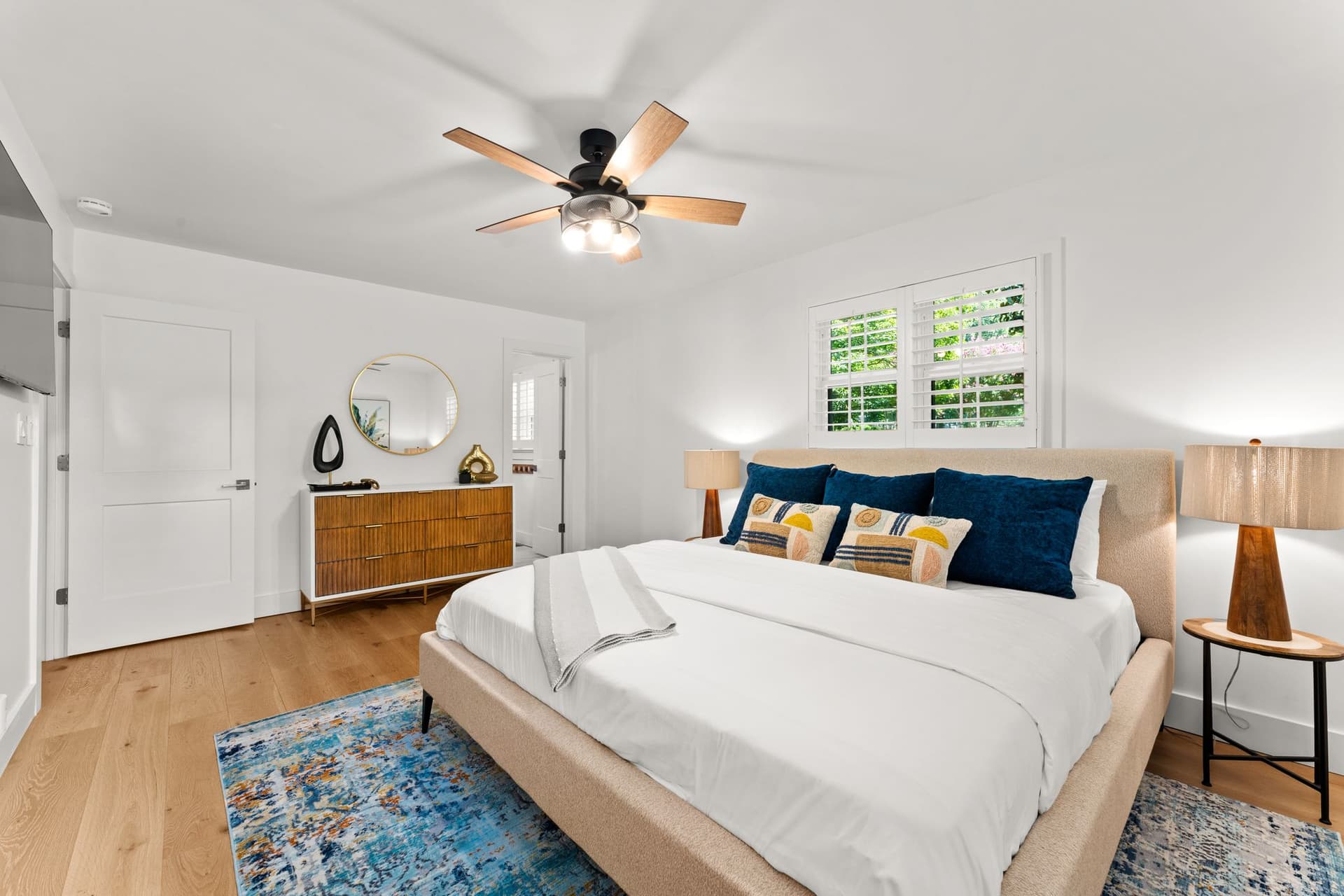 Lakefront Living - Image 26