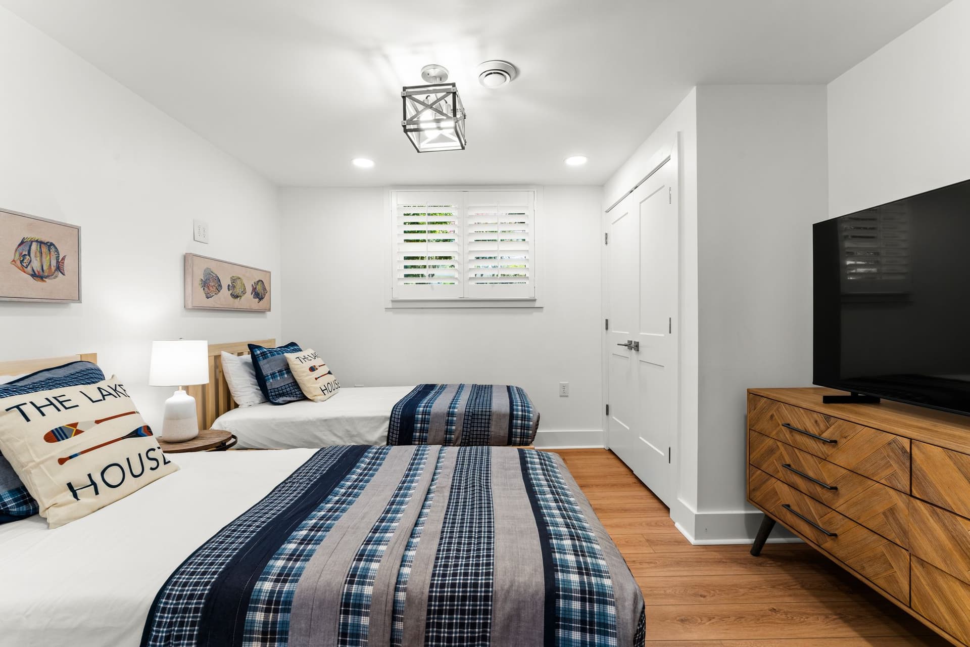 Lakefront Living - Image 29