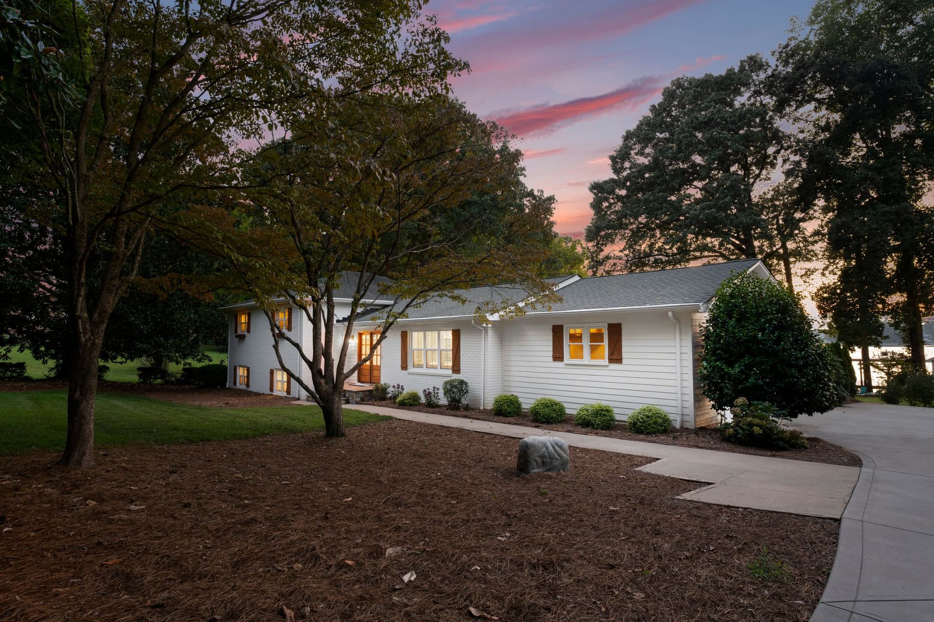 Lakefront Living - Image 63