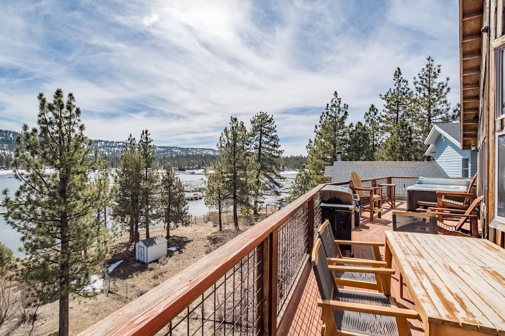 Lakefront Lodge - Image 31