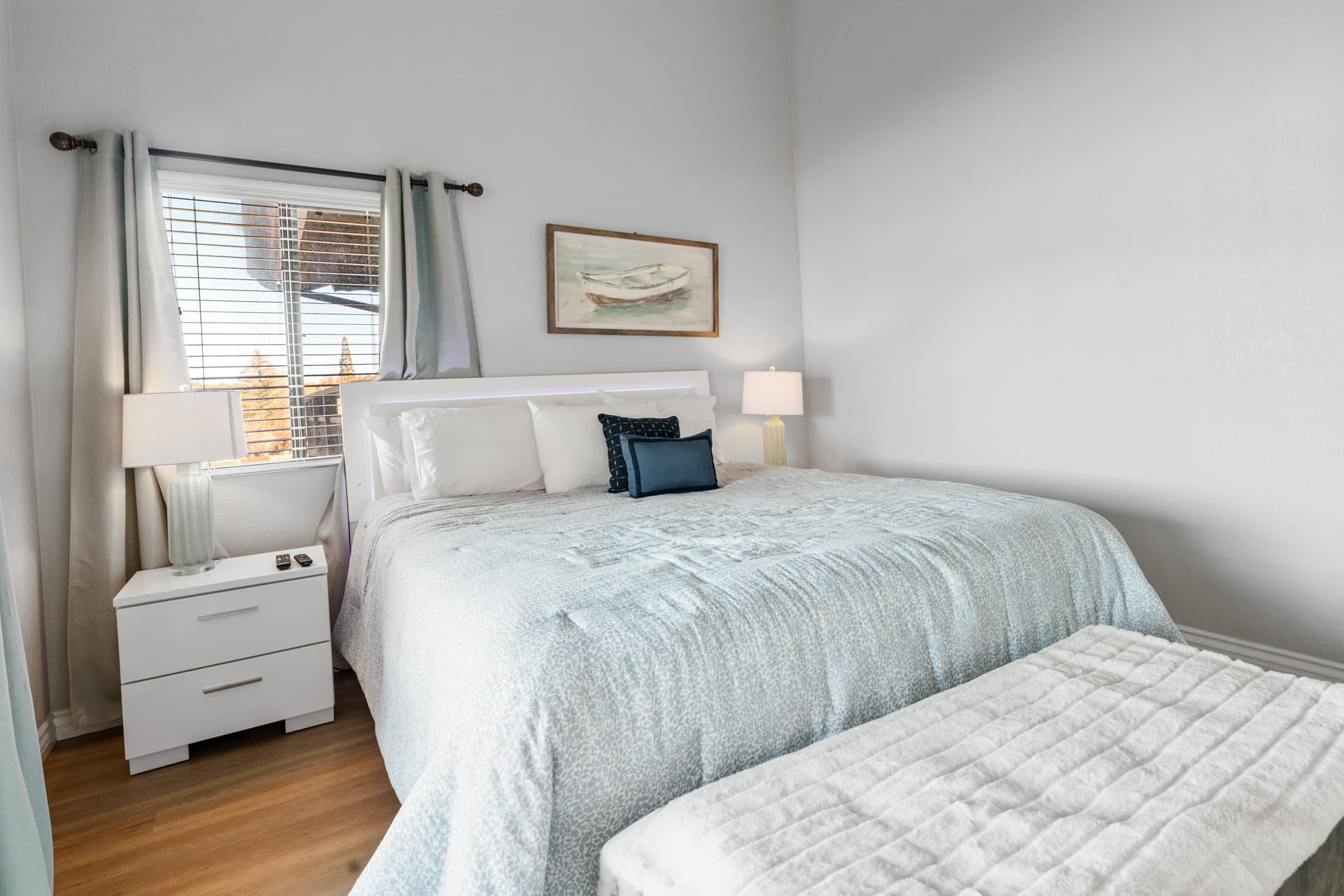 Lakehouse Retreat - Image 10