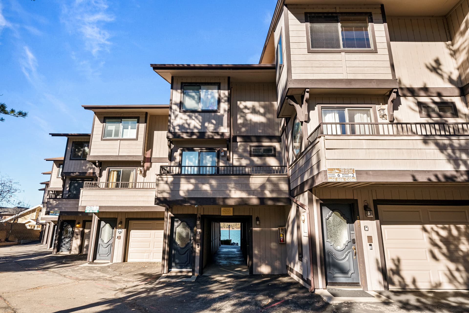 Lakehouse Retreat - Image 21