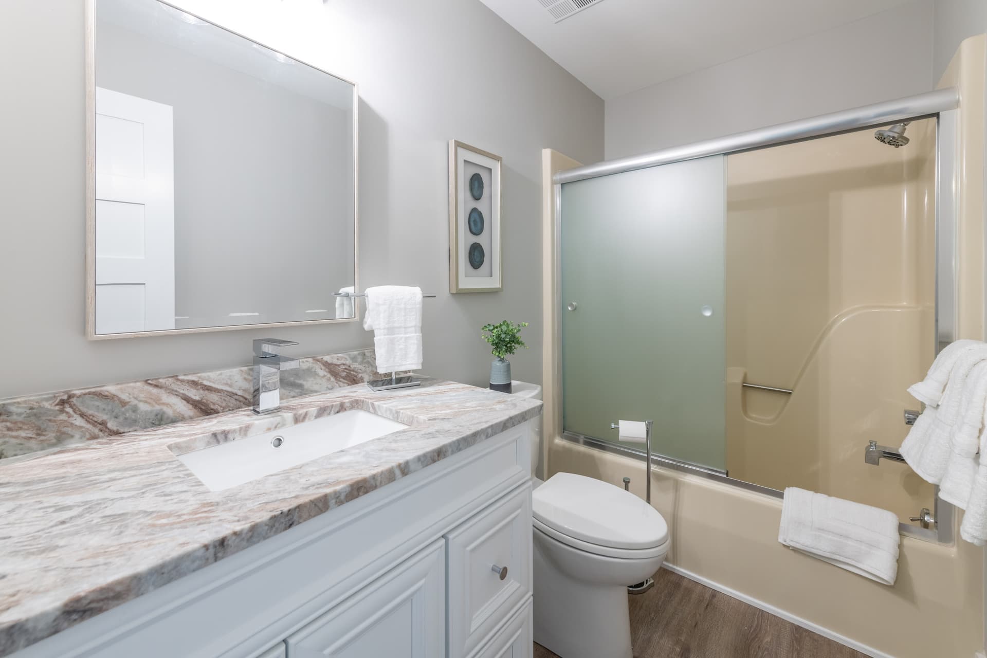 Lakeshore Adrift - Image 14