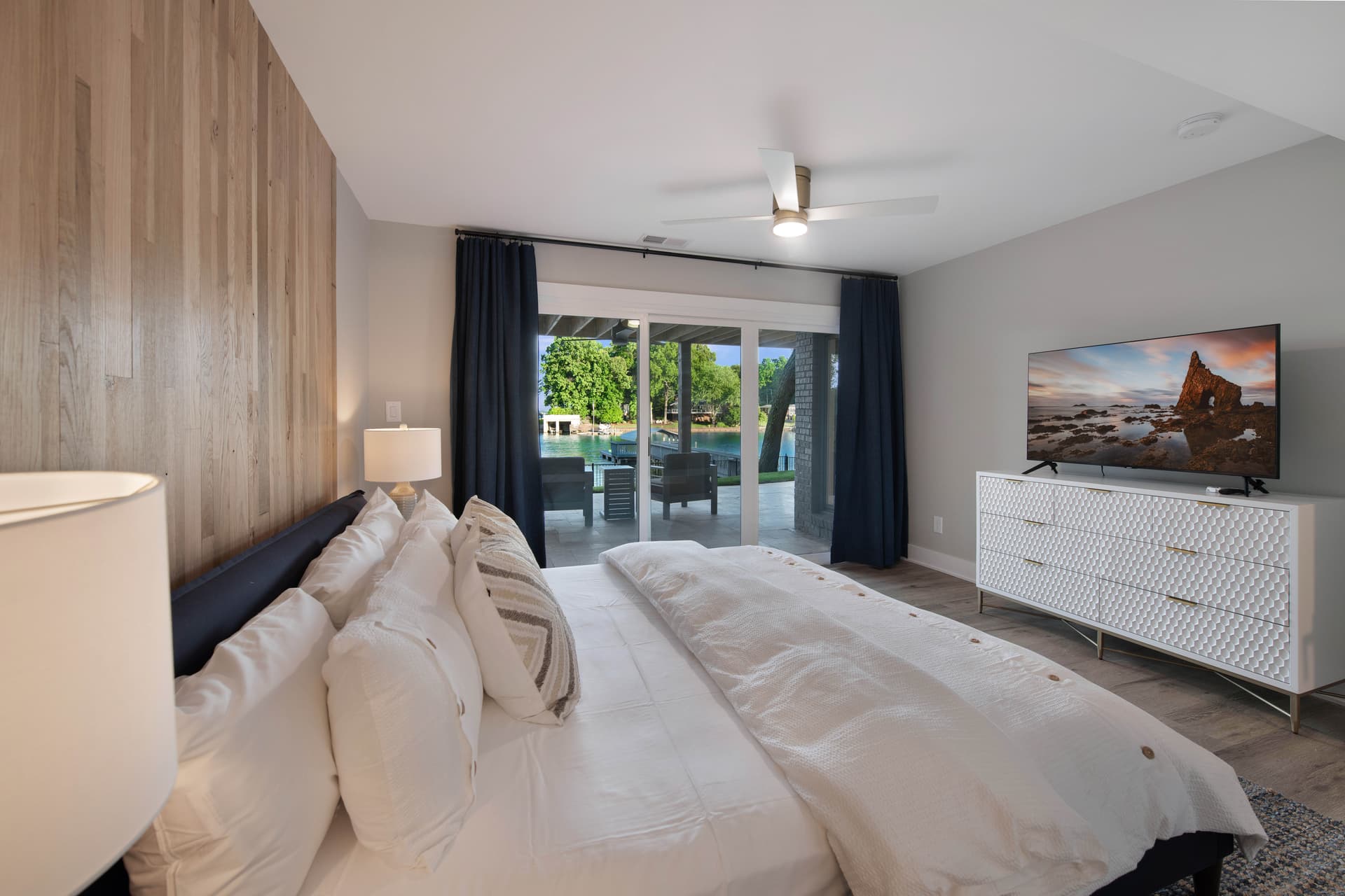 Lakeshore Adrift - Image 21