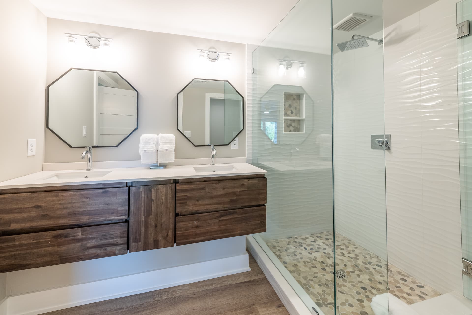 Lakeshore Adrift - Image 22