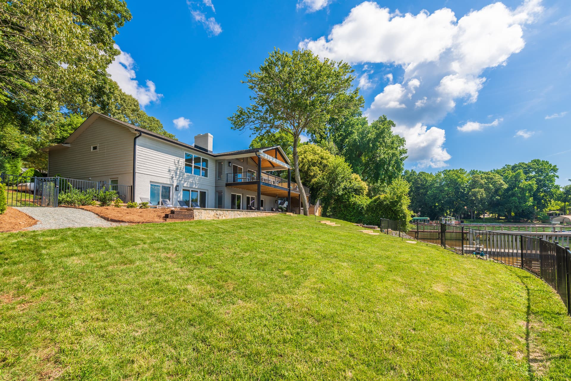 Lakeshore Adrift - Image 35