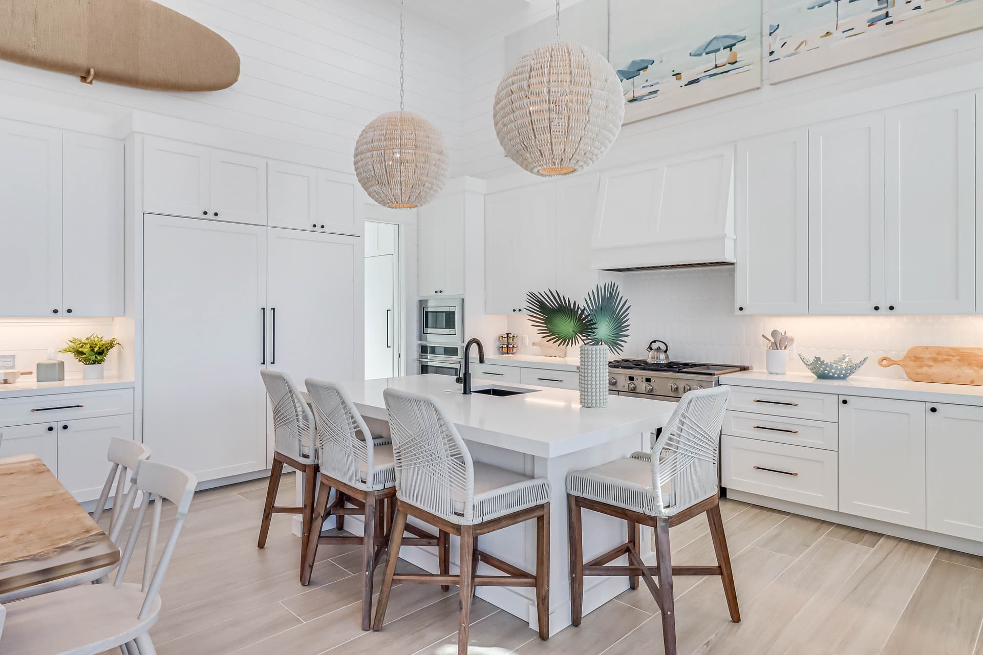 Lakeside Luxury - Image 7