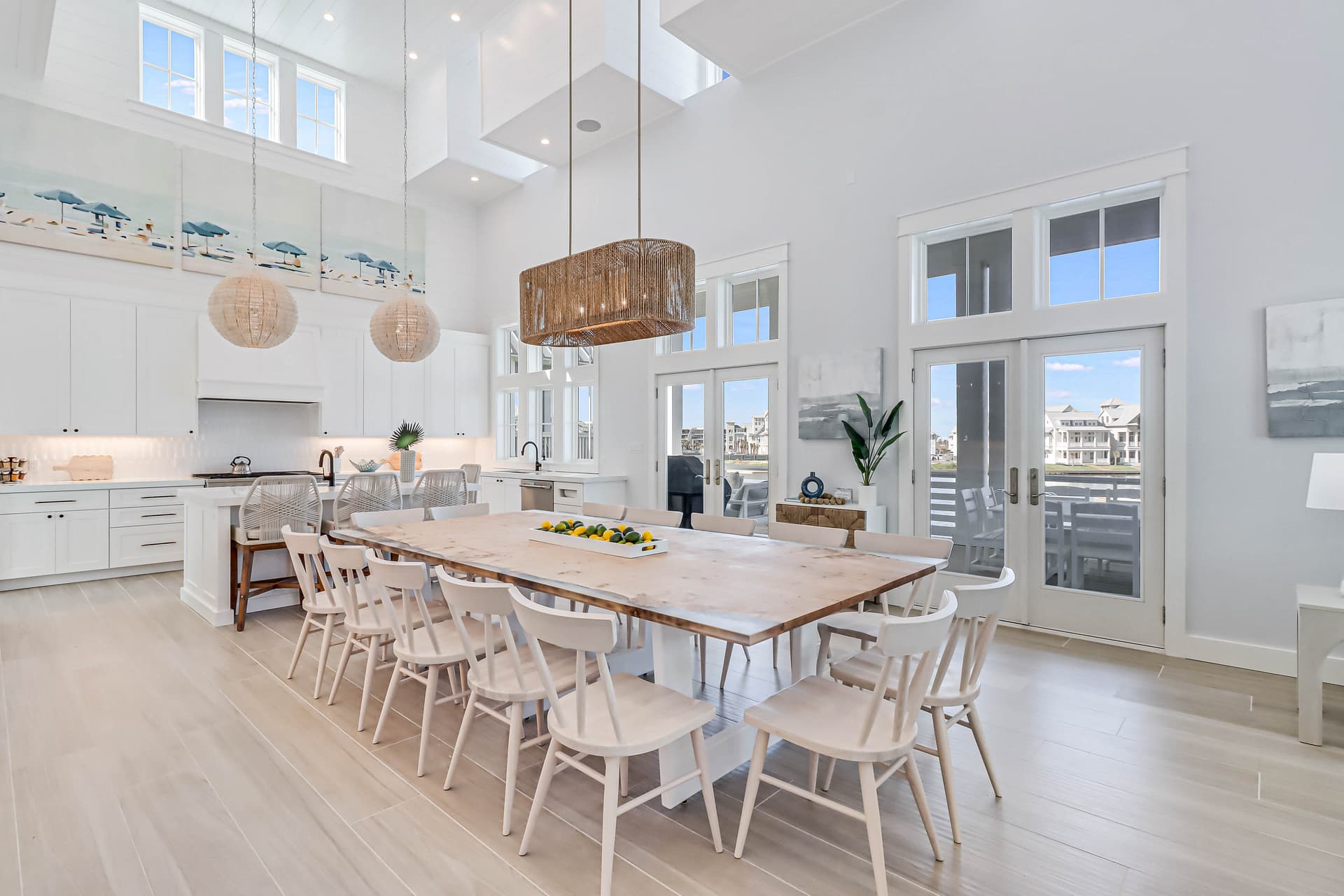 Lakeside Luxury - Image 5