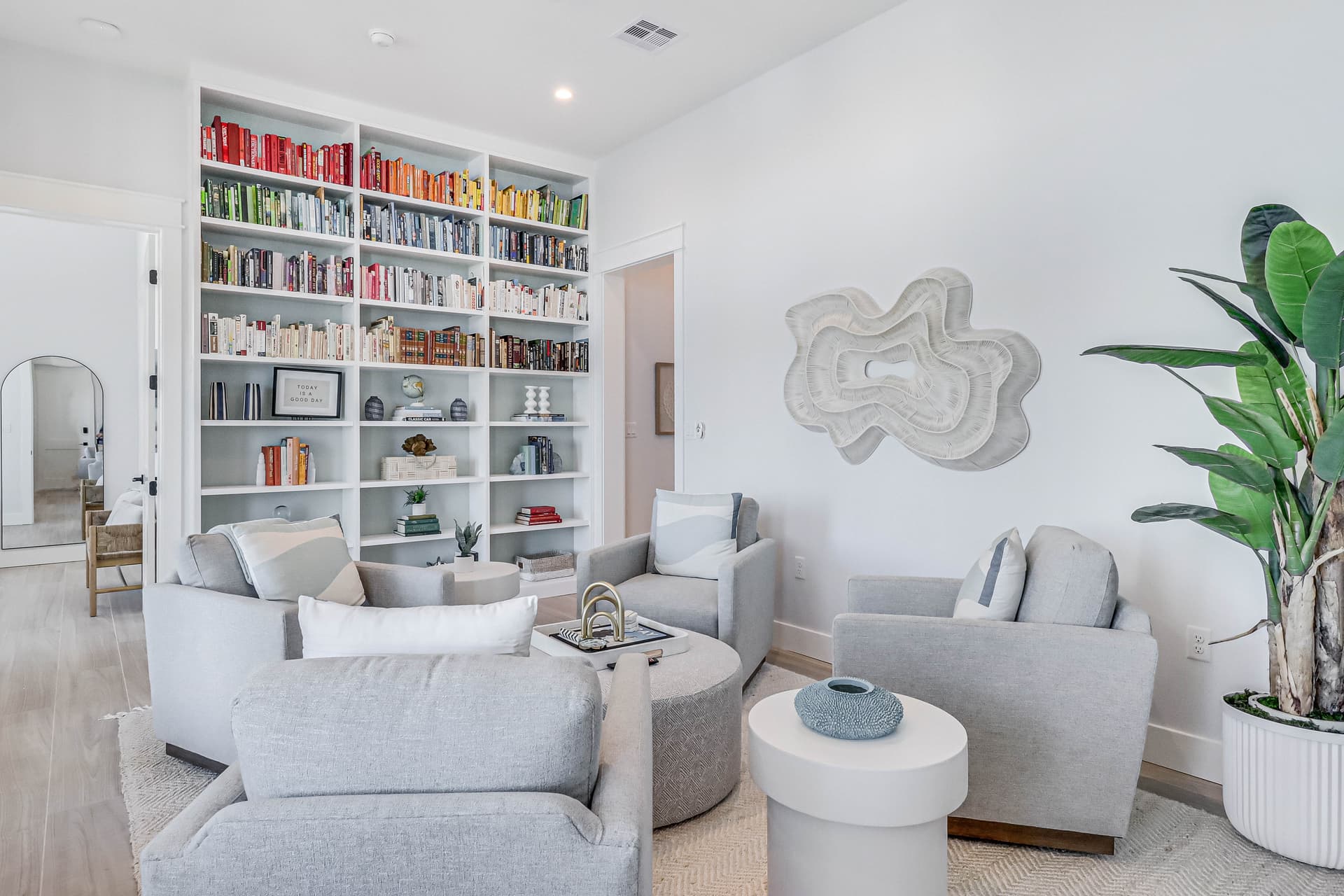 Lakeside Luxury - Image 41