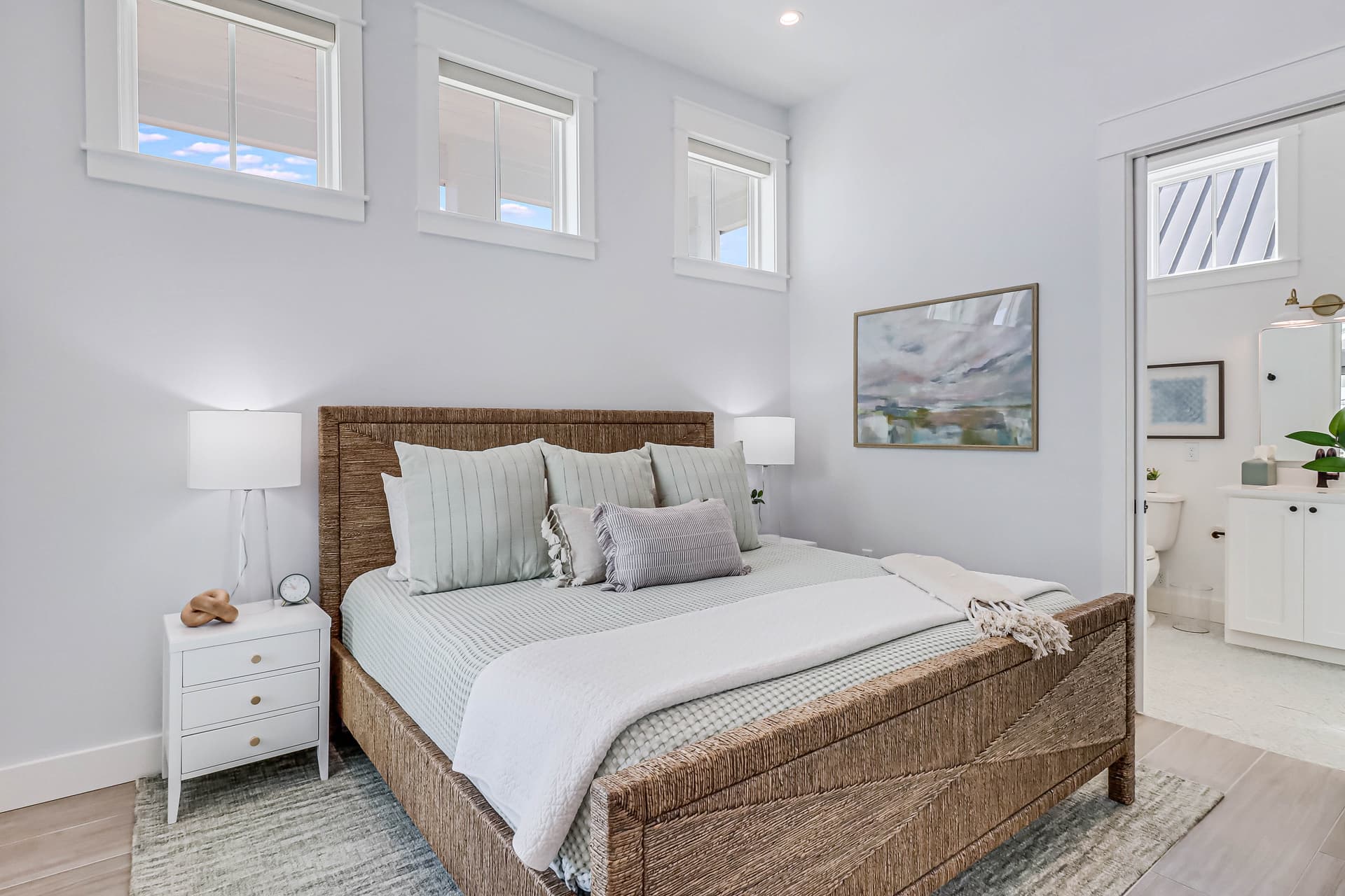 Lakeside Luxury - Image 26