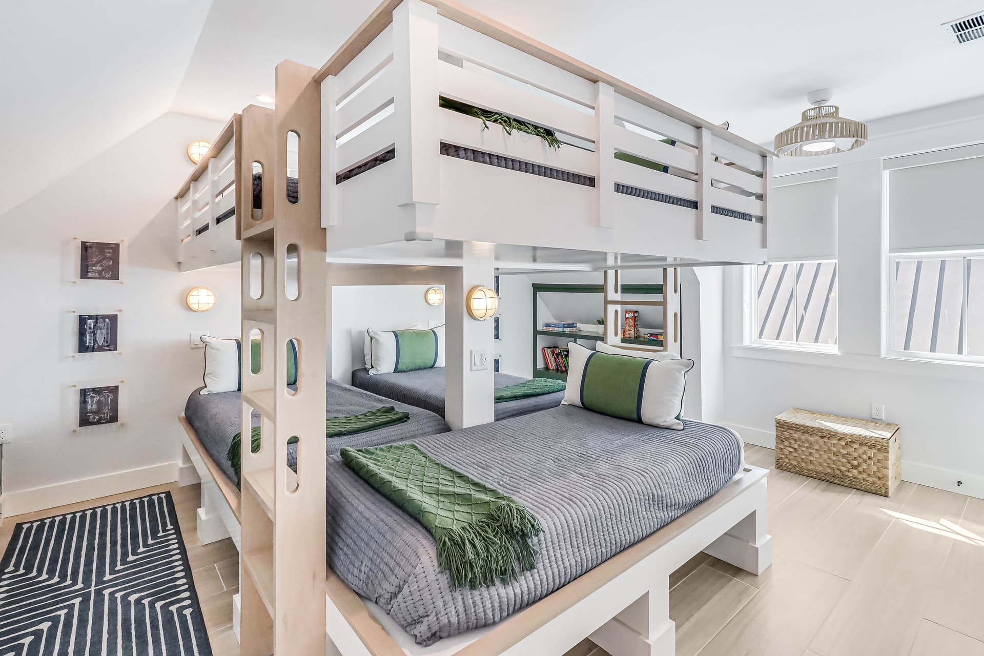 Lakeside Luxury - Image 31