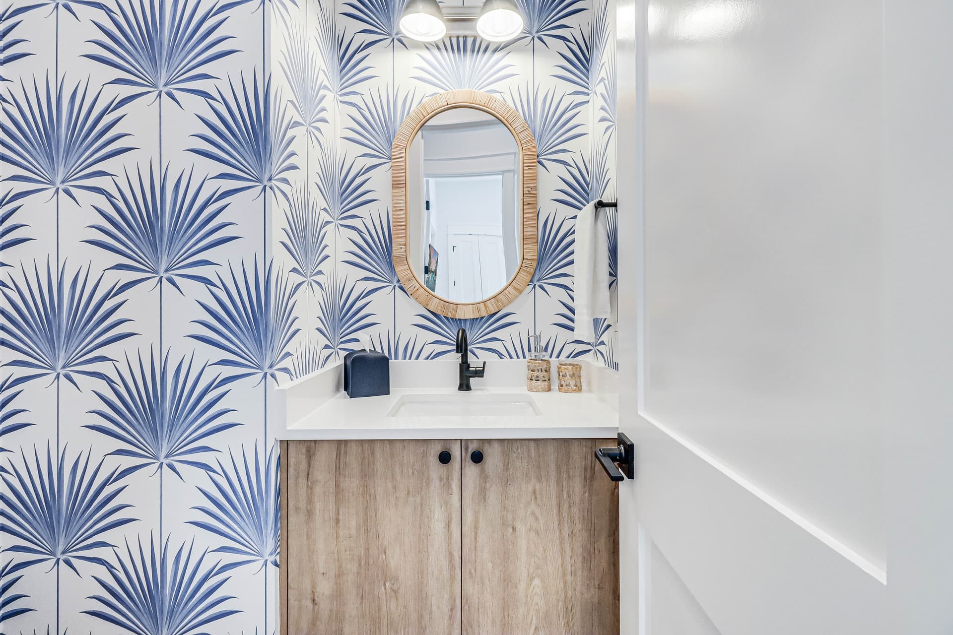 Lakeside Luxury - Image 55