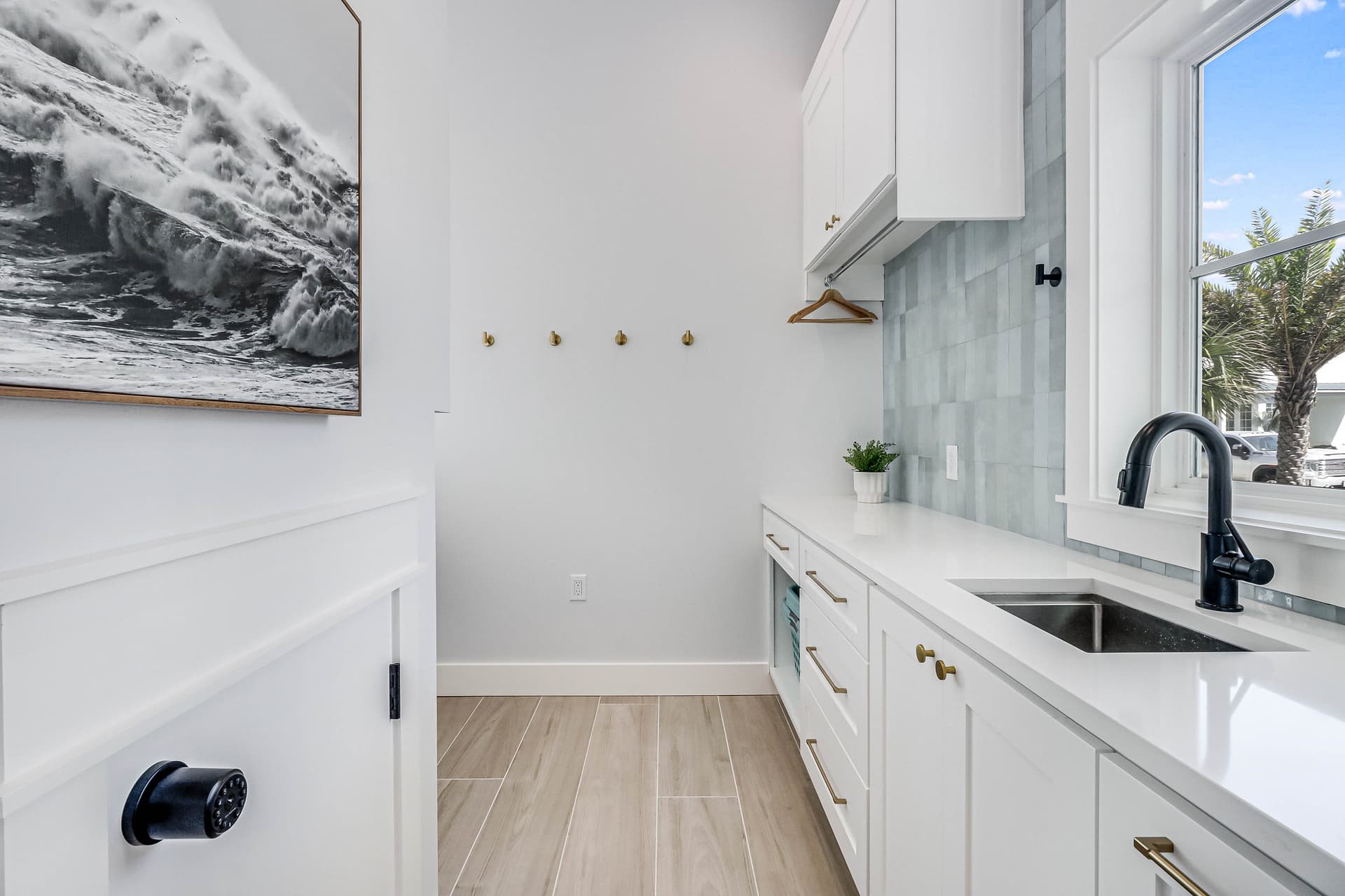 Lakeside Luxury - Image 56