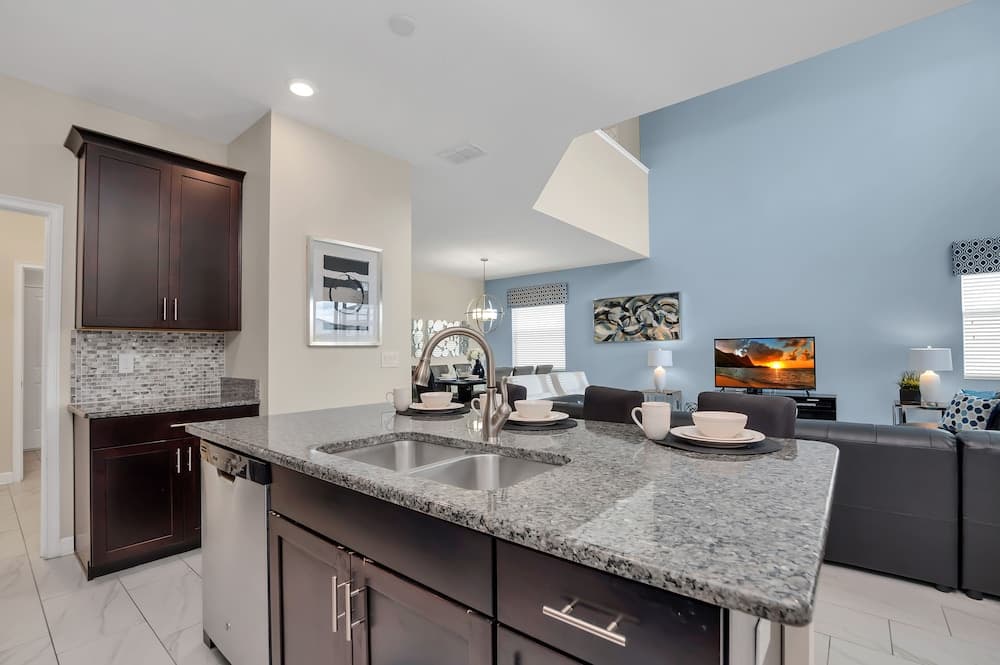 Castle Circle - Image 15