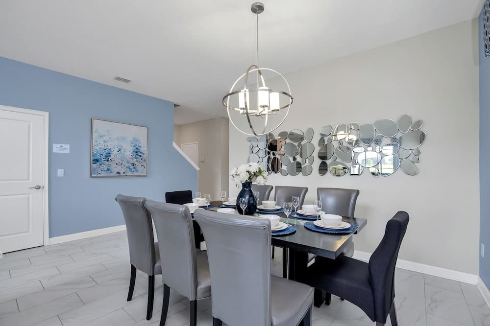 Castle Circle - Image 9