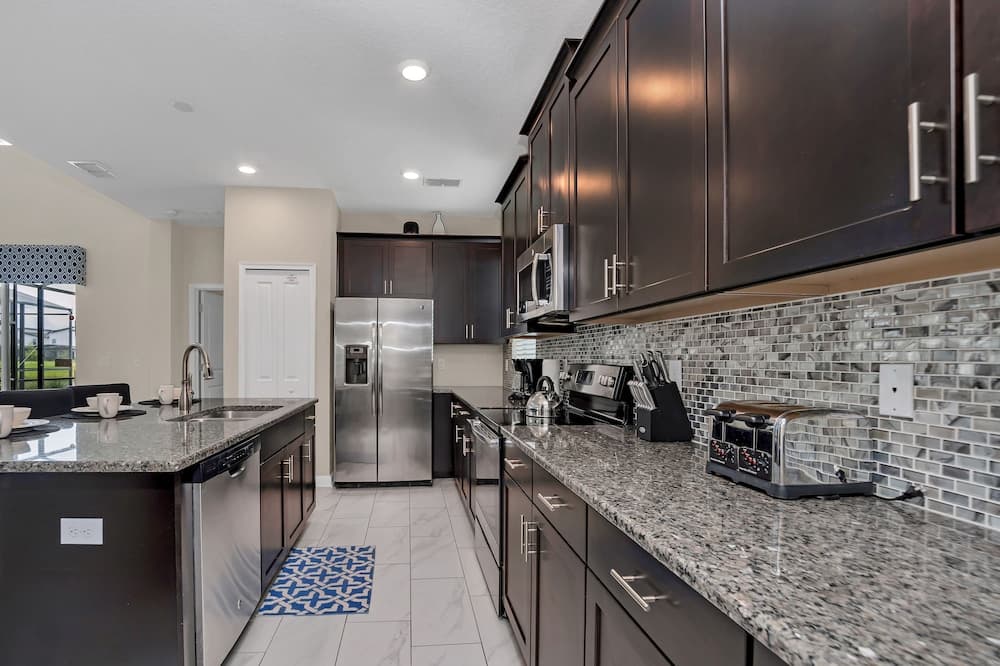 Castle Circle - Image 13