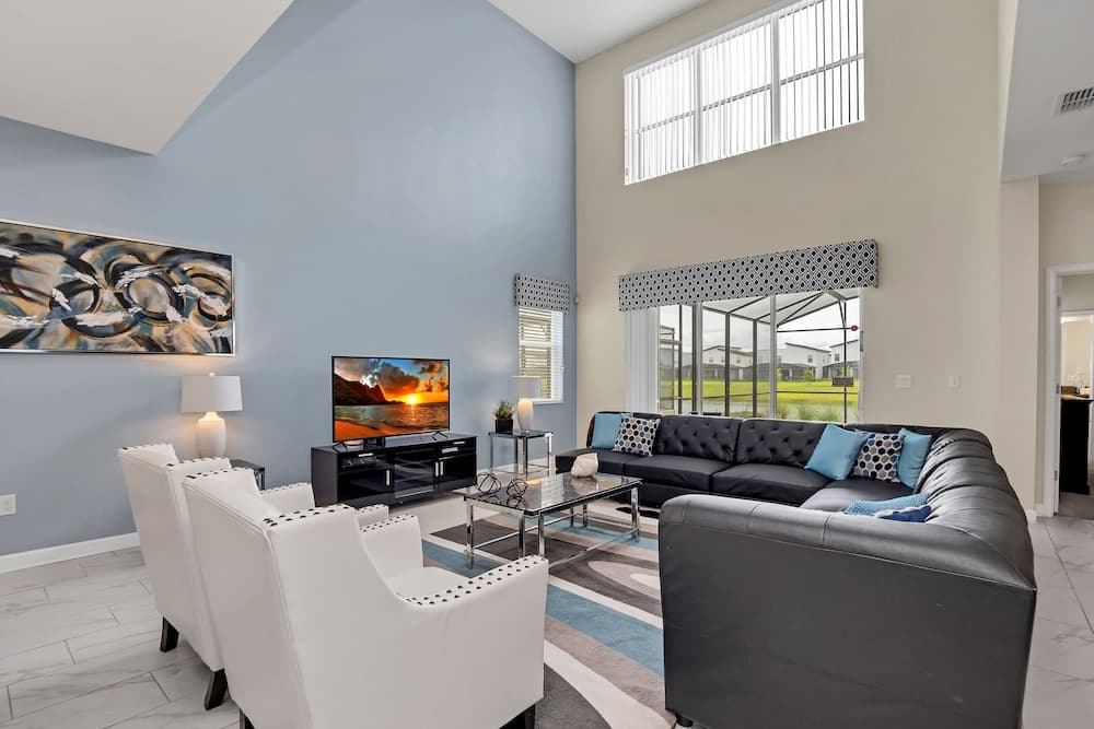 Castle Circle - Image 4