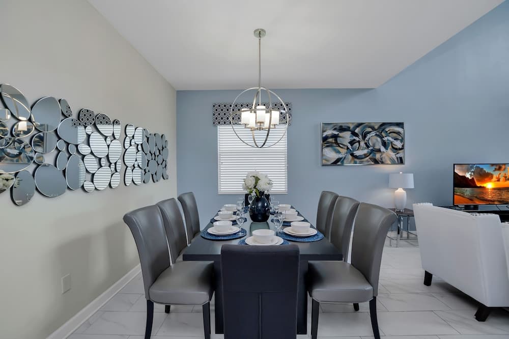 Castle Circle - Image 8