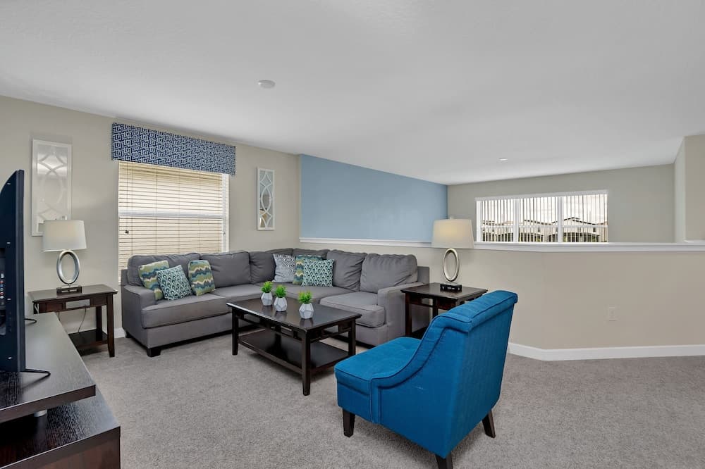 Castle Circle - Image 18