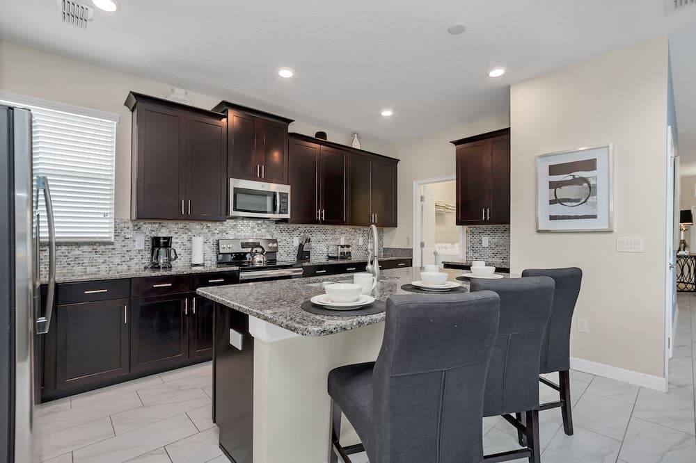 Castle Circle - Image 14