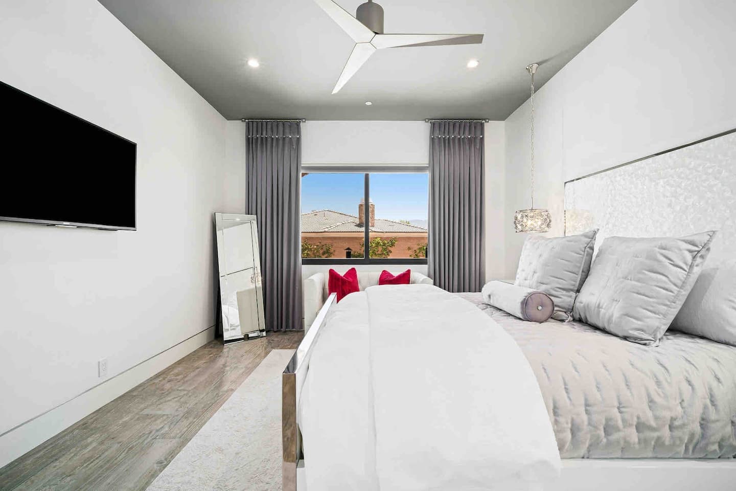 Palm Desert Estate - Image 10