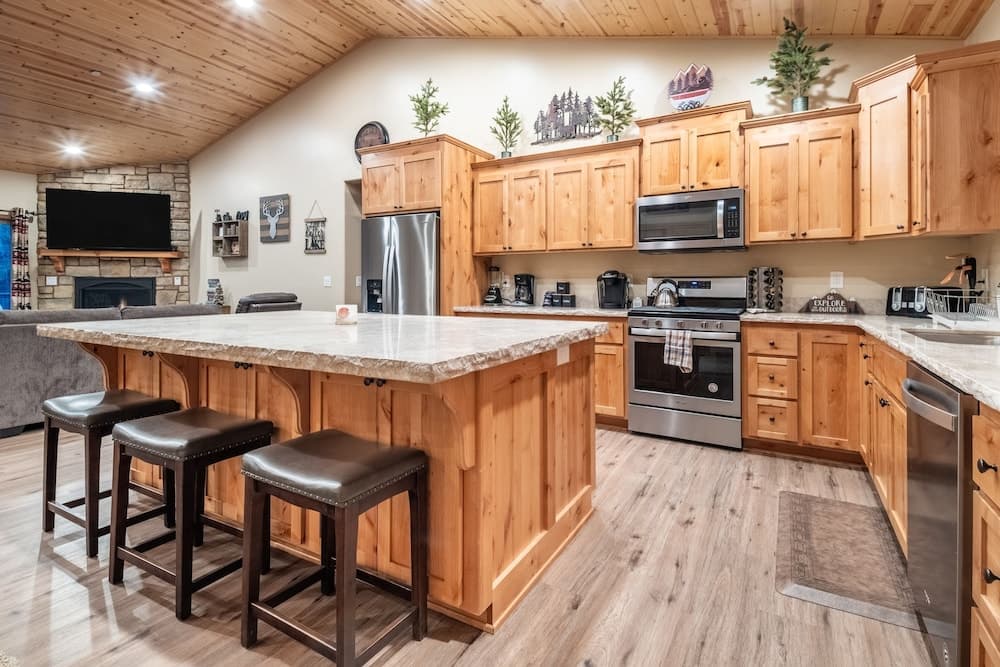 Lazy Bear Lodge - Image 5