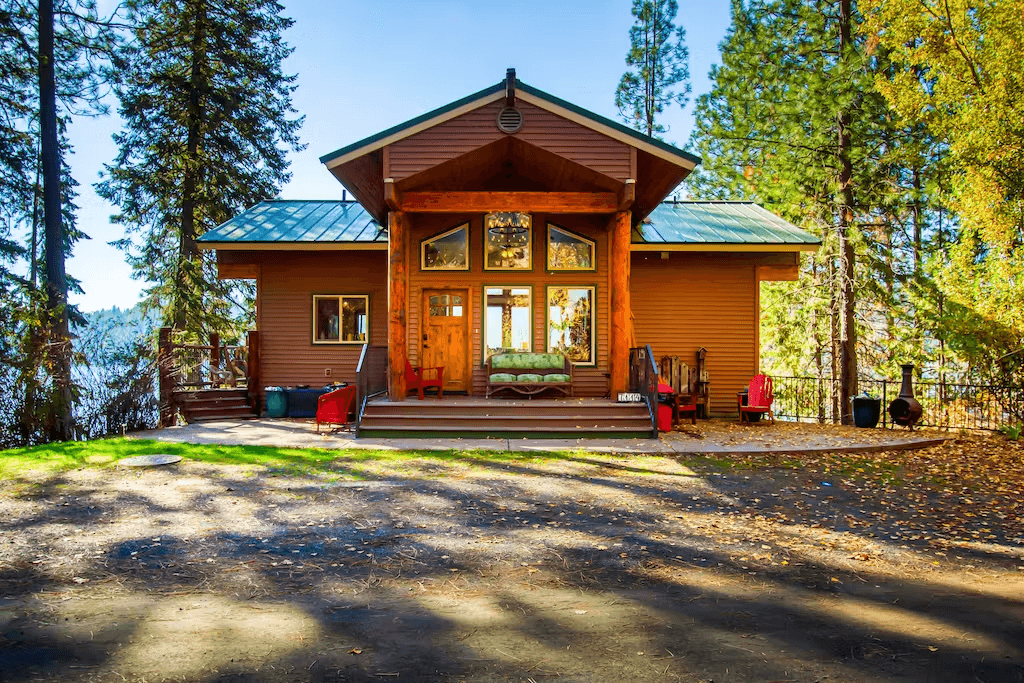 Lakefront Marvel - Image 33