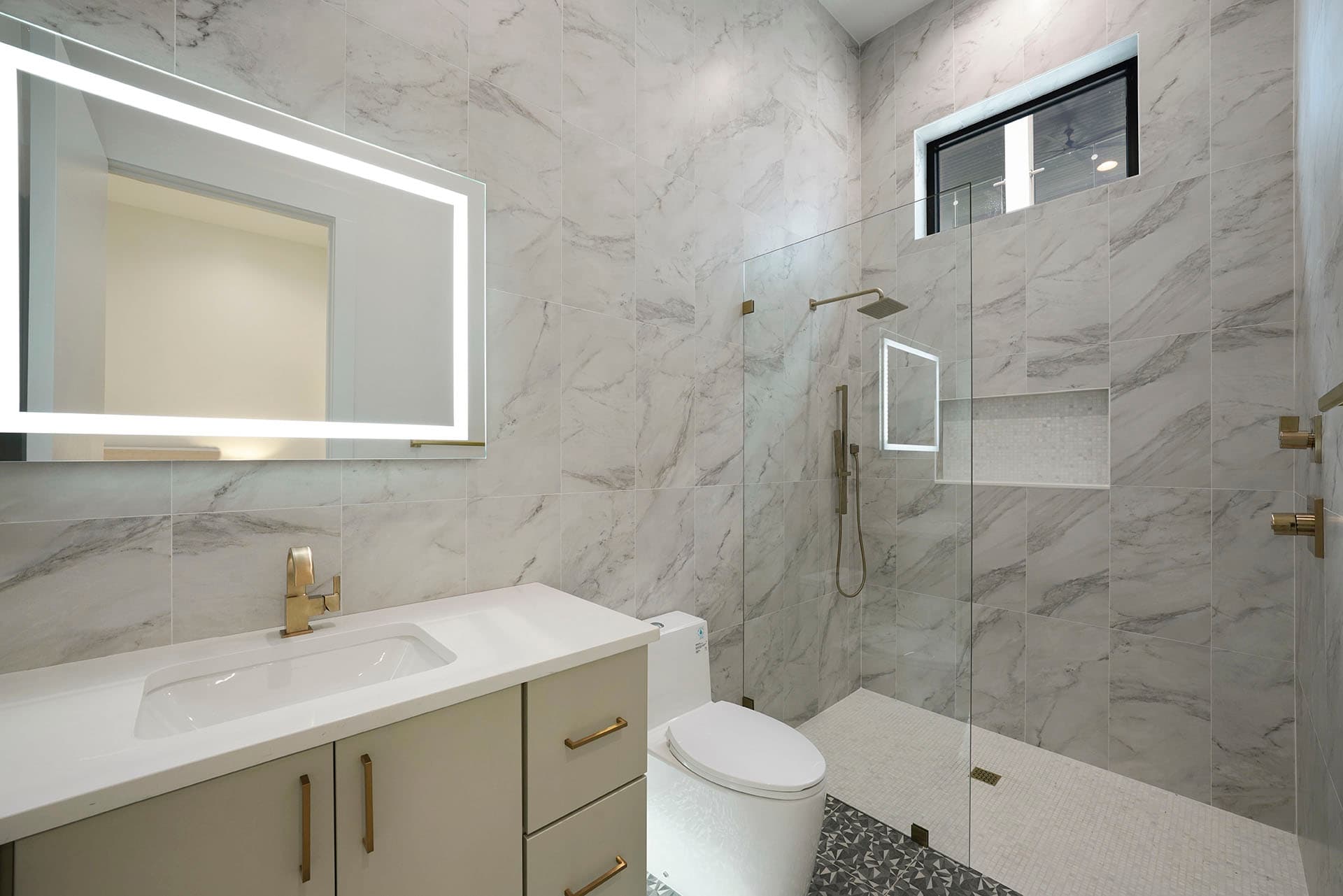 Le Maison Blanc - Image 32