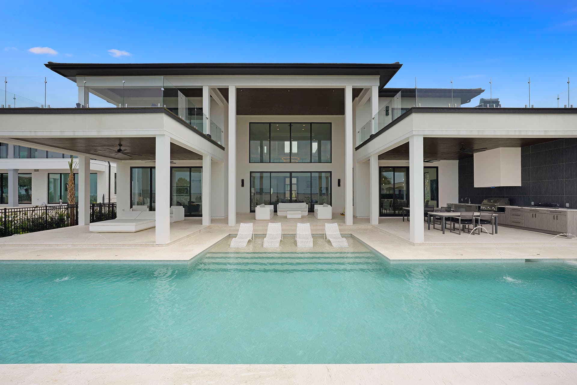 Le Maison Blanc - Image 42