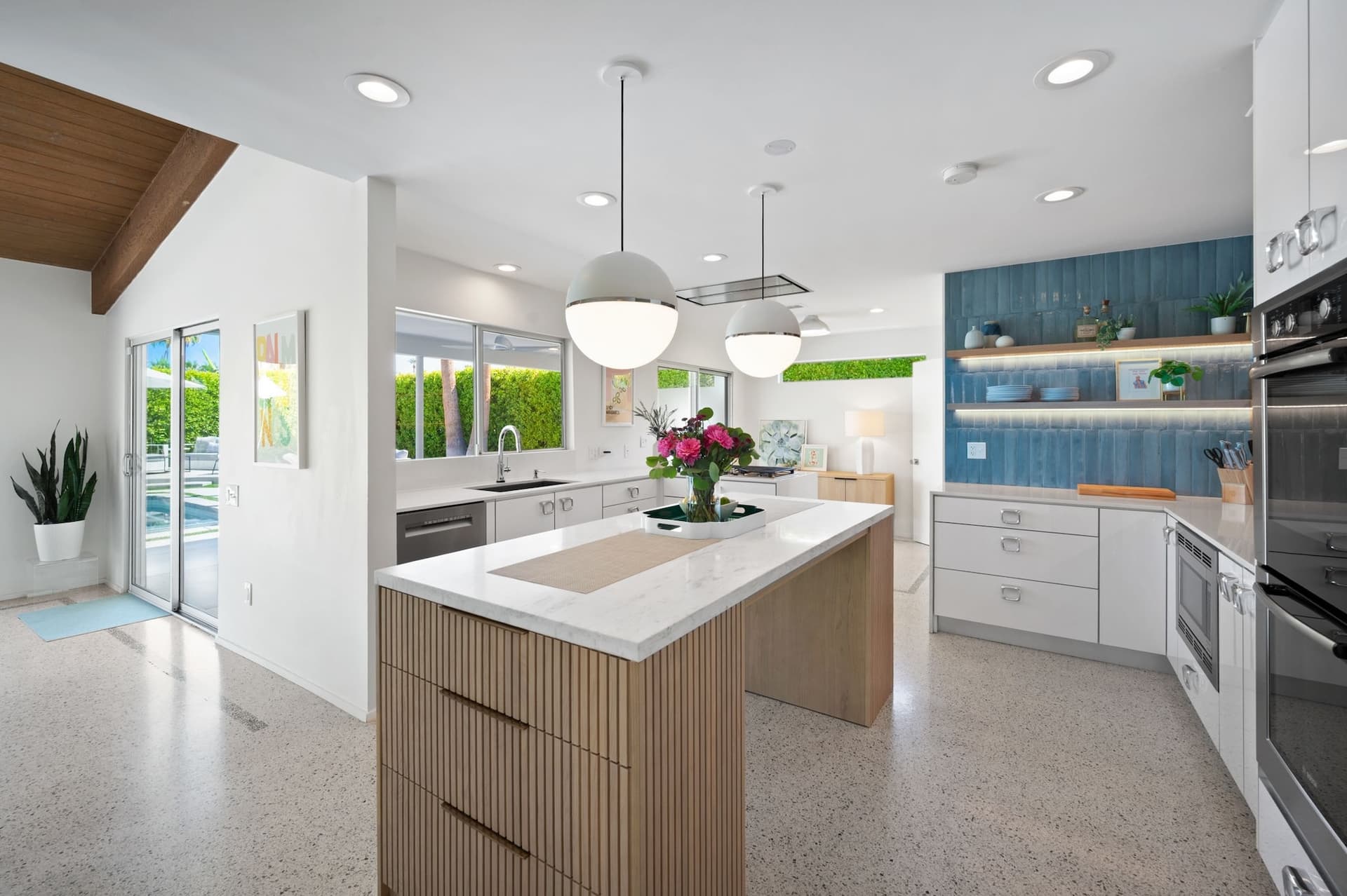 Ledo Lounge - Image 11