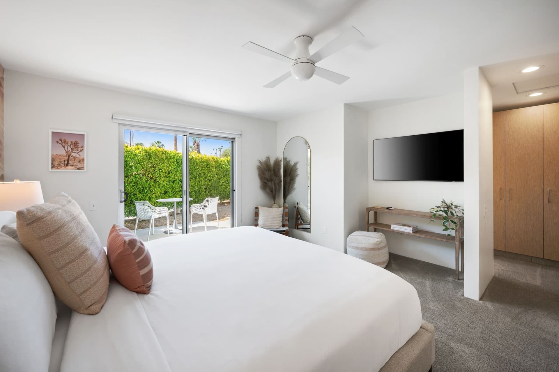 Ledo Lounge - Image 32