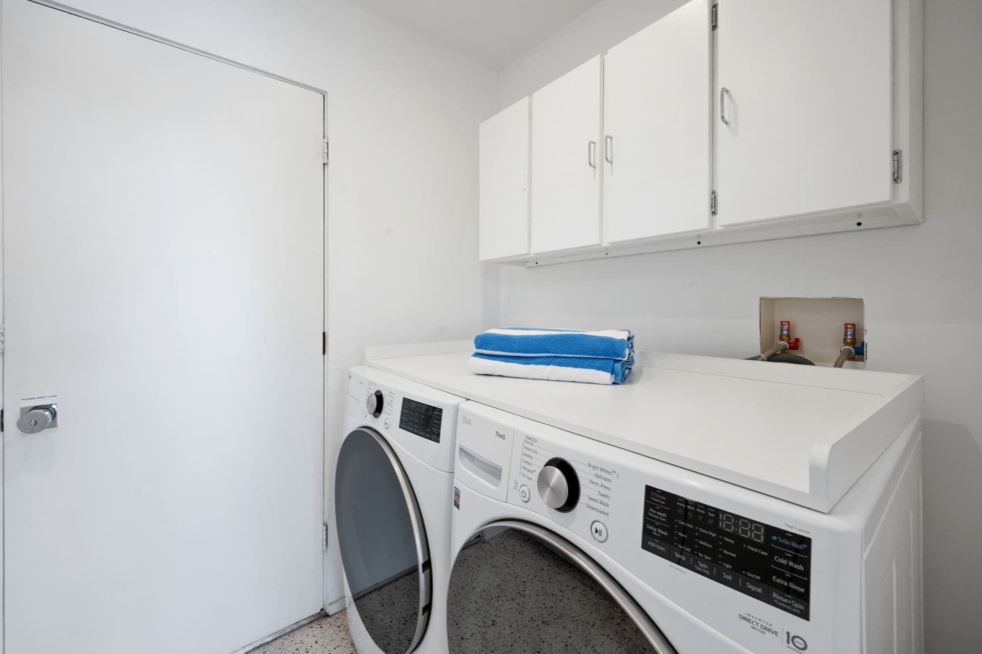 Ledo Lounge - Image 36