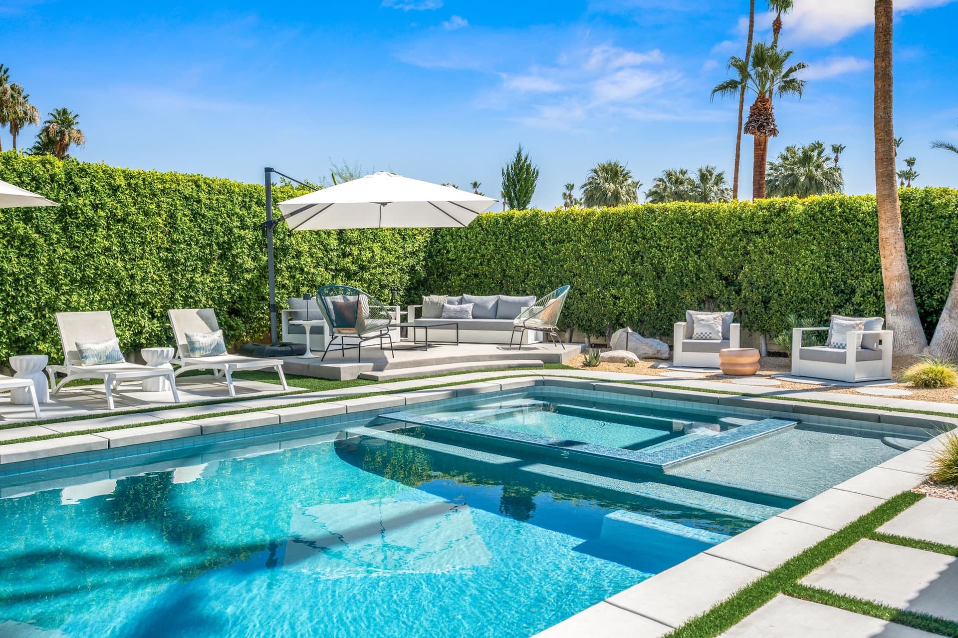 Ledo Lounge - Image 45