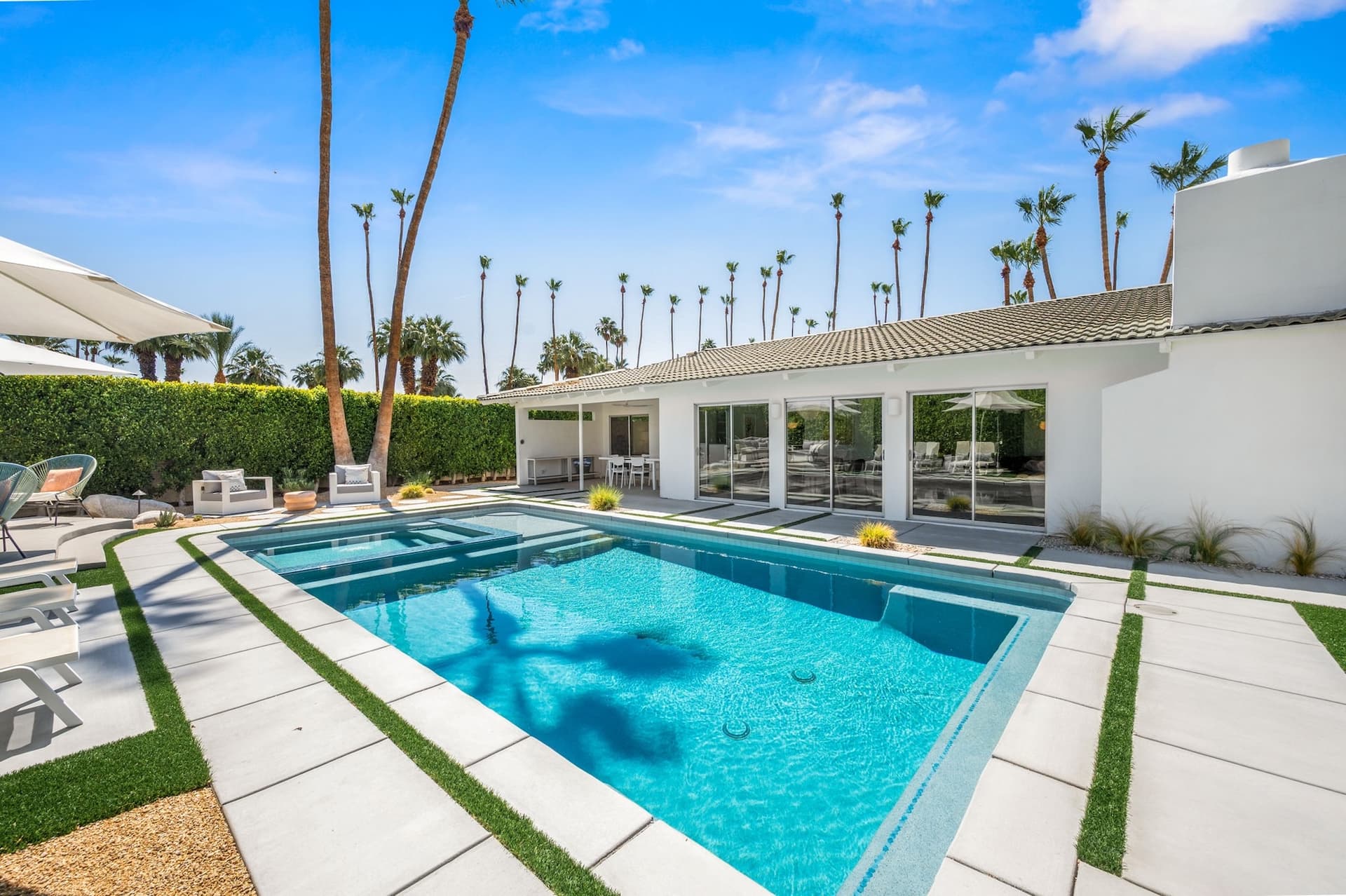 Ledo Lounge - Image 41