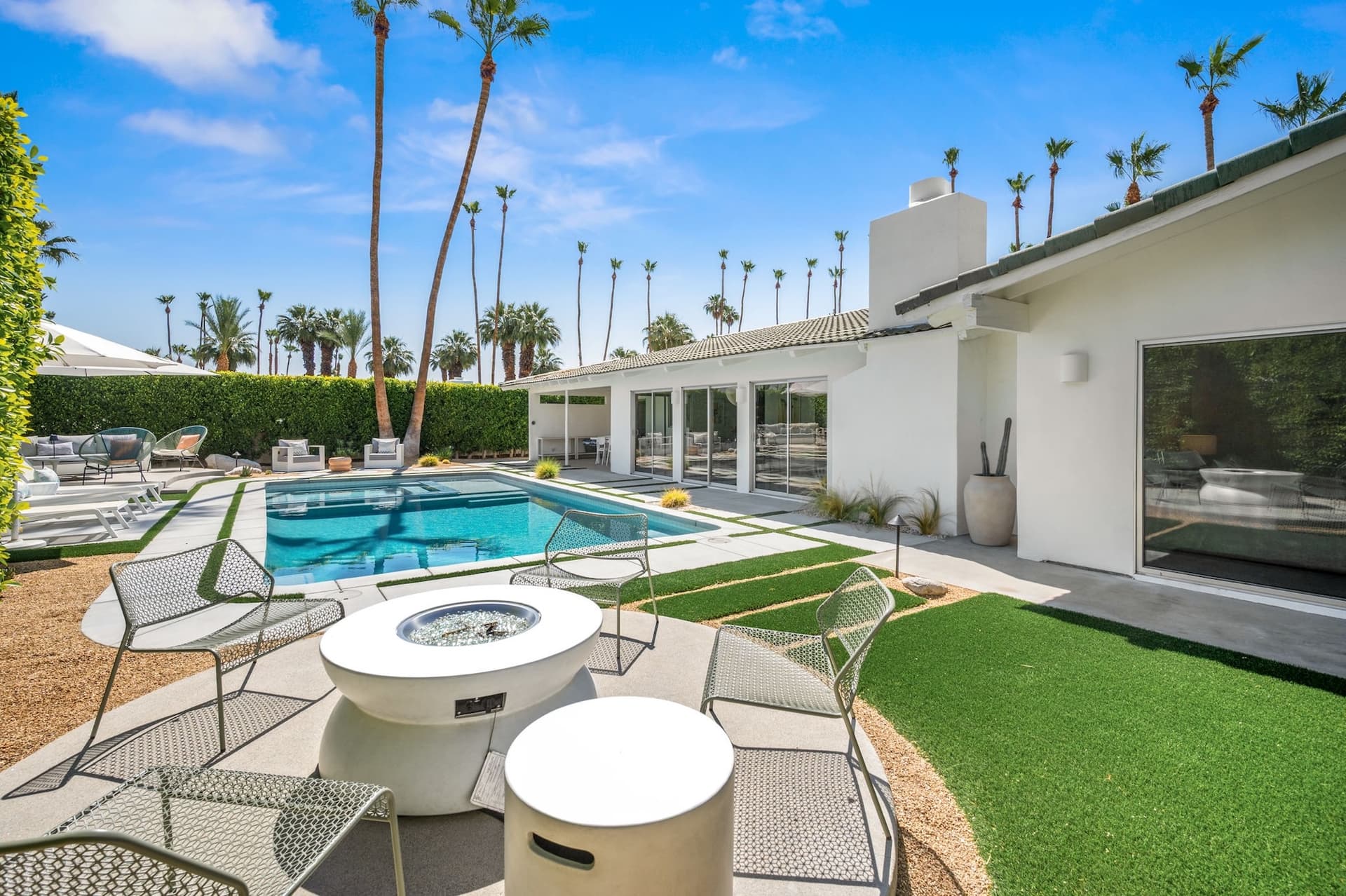 Ledo Lounge - Image 43