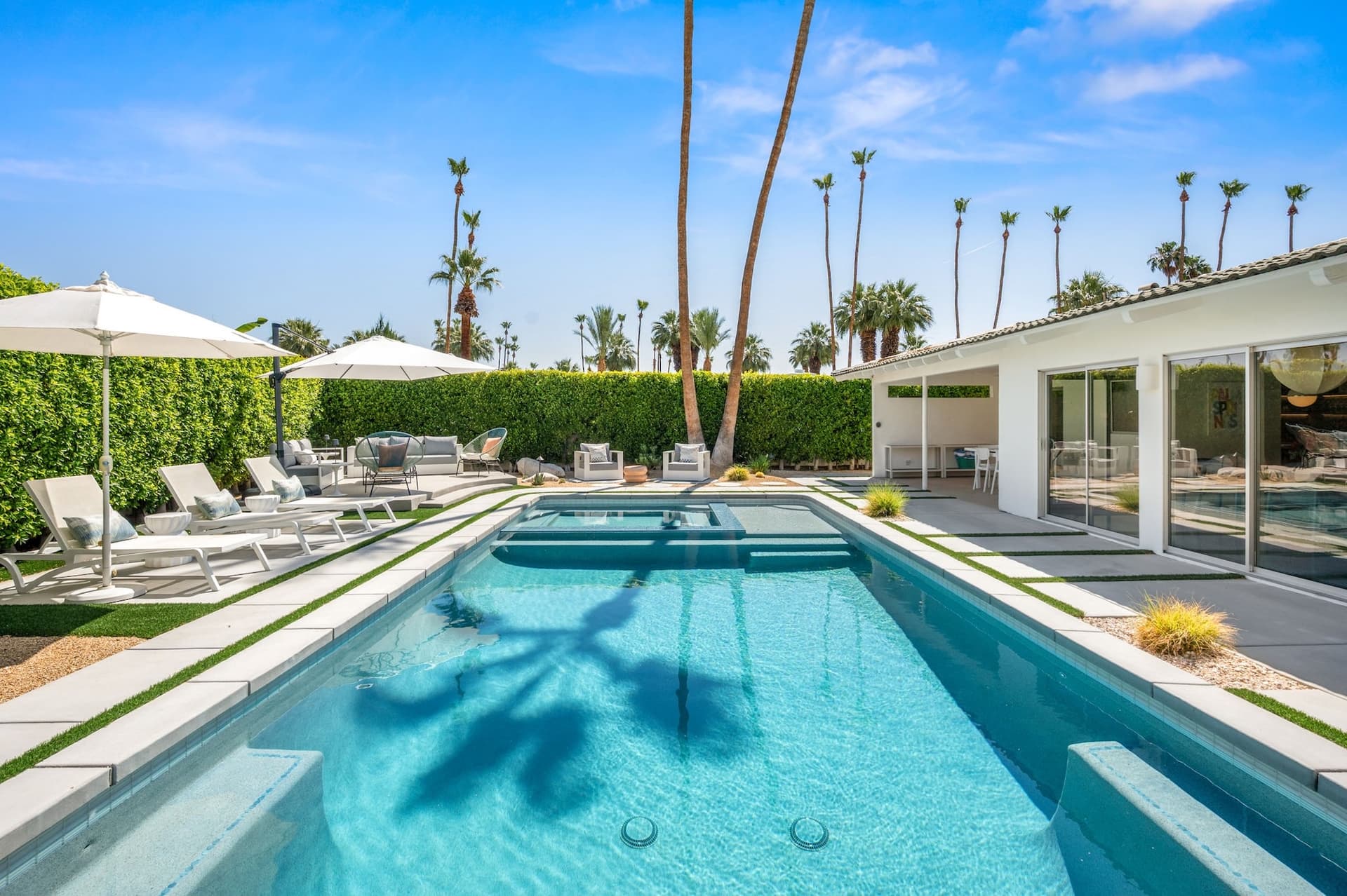 Ledo Lounge - Image 44