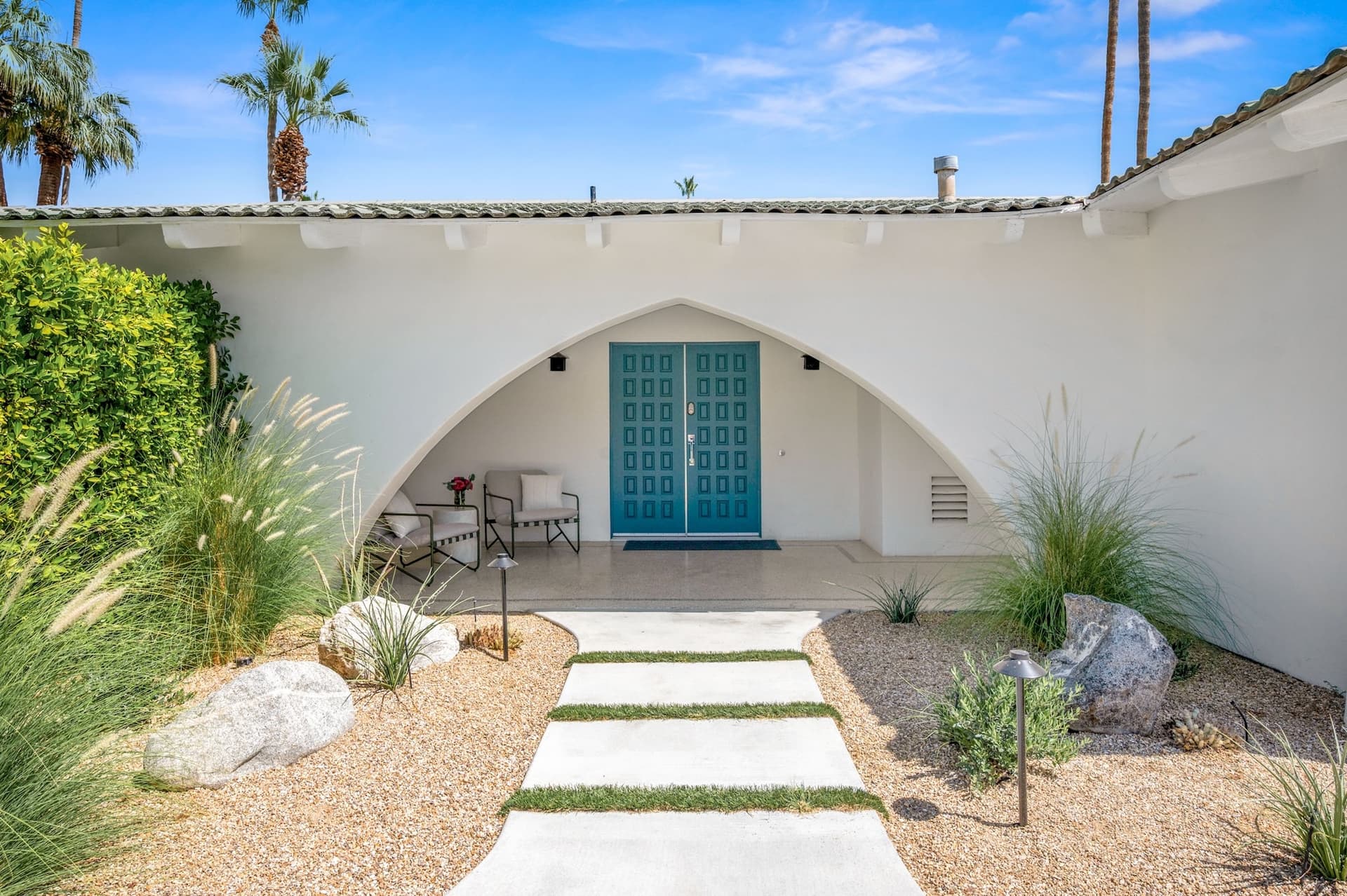 Ledo Lounge - Image 48