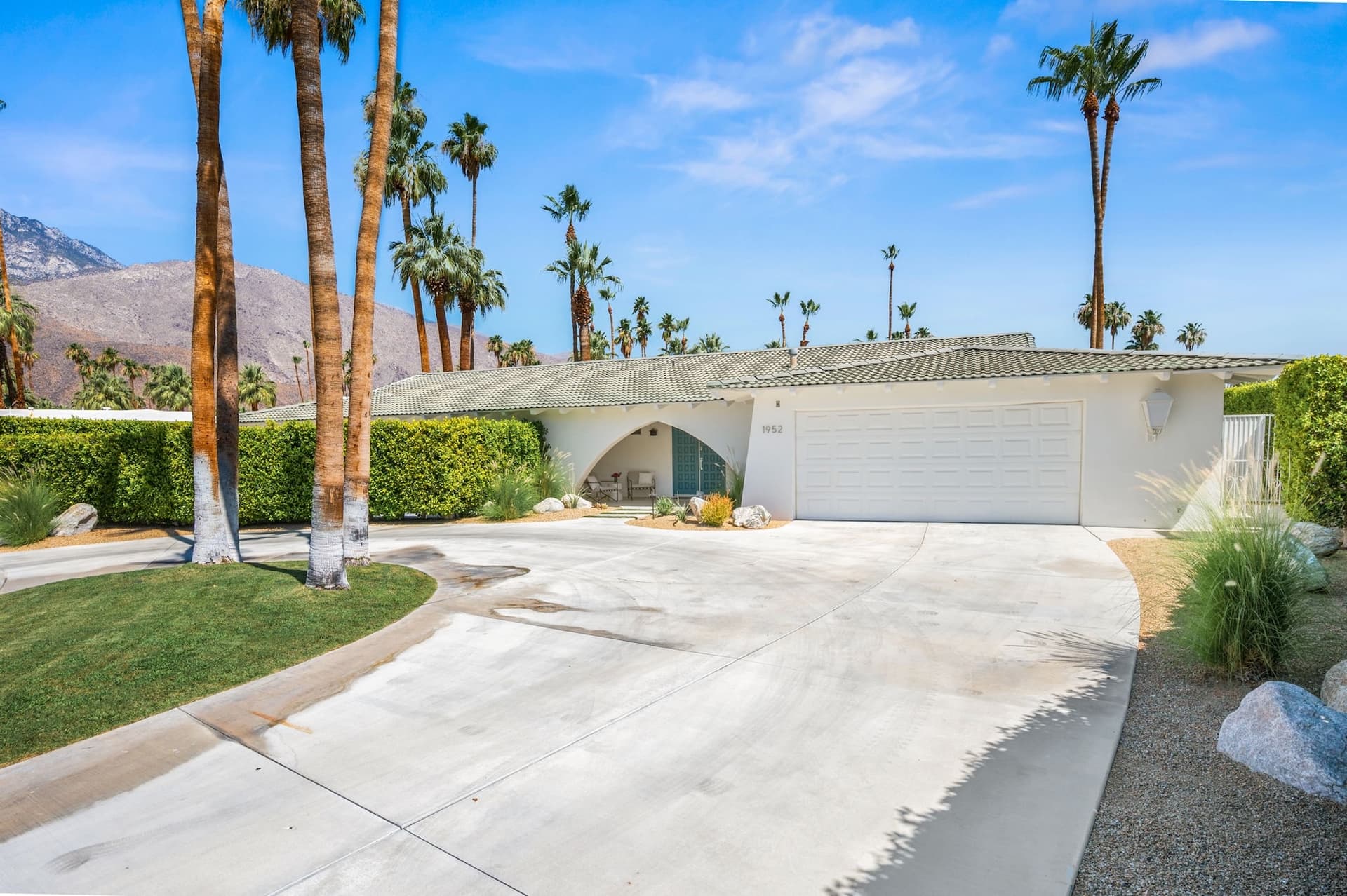 Ledo Lounge - Image 49