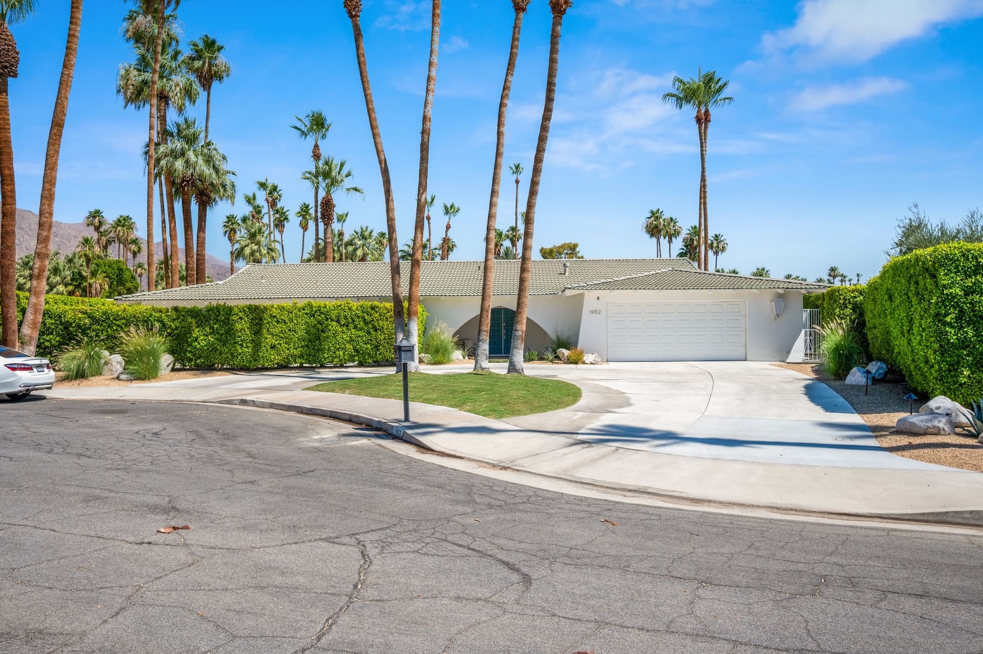 Ledo Lounge - Image 50