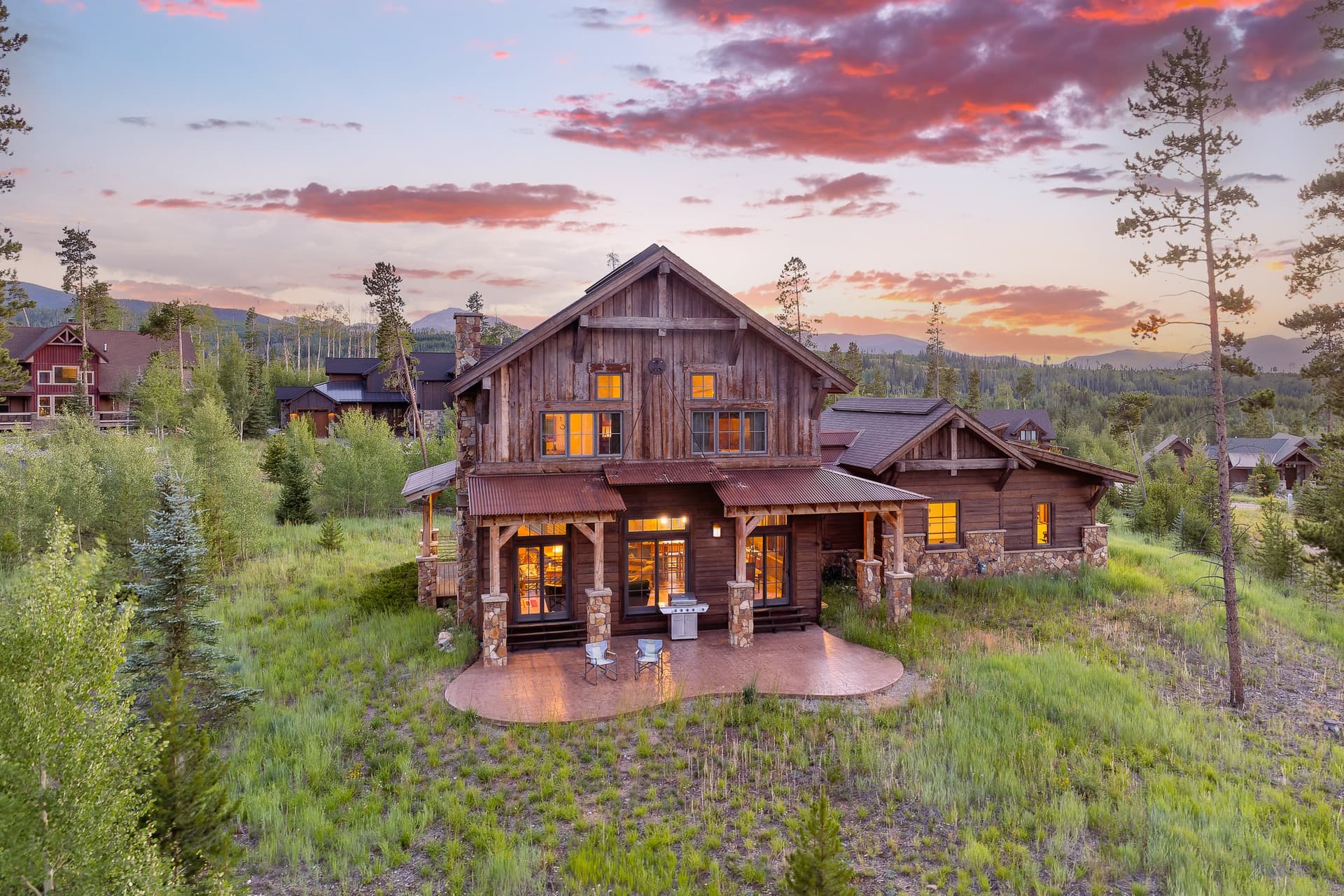 Leland Creek Luxury Home - Image 4