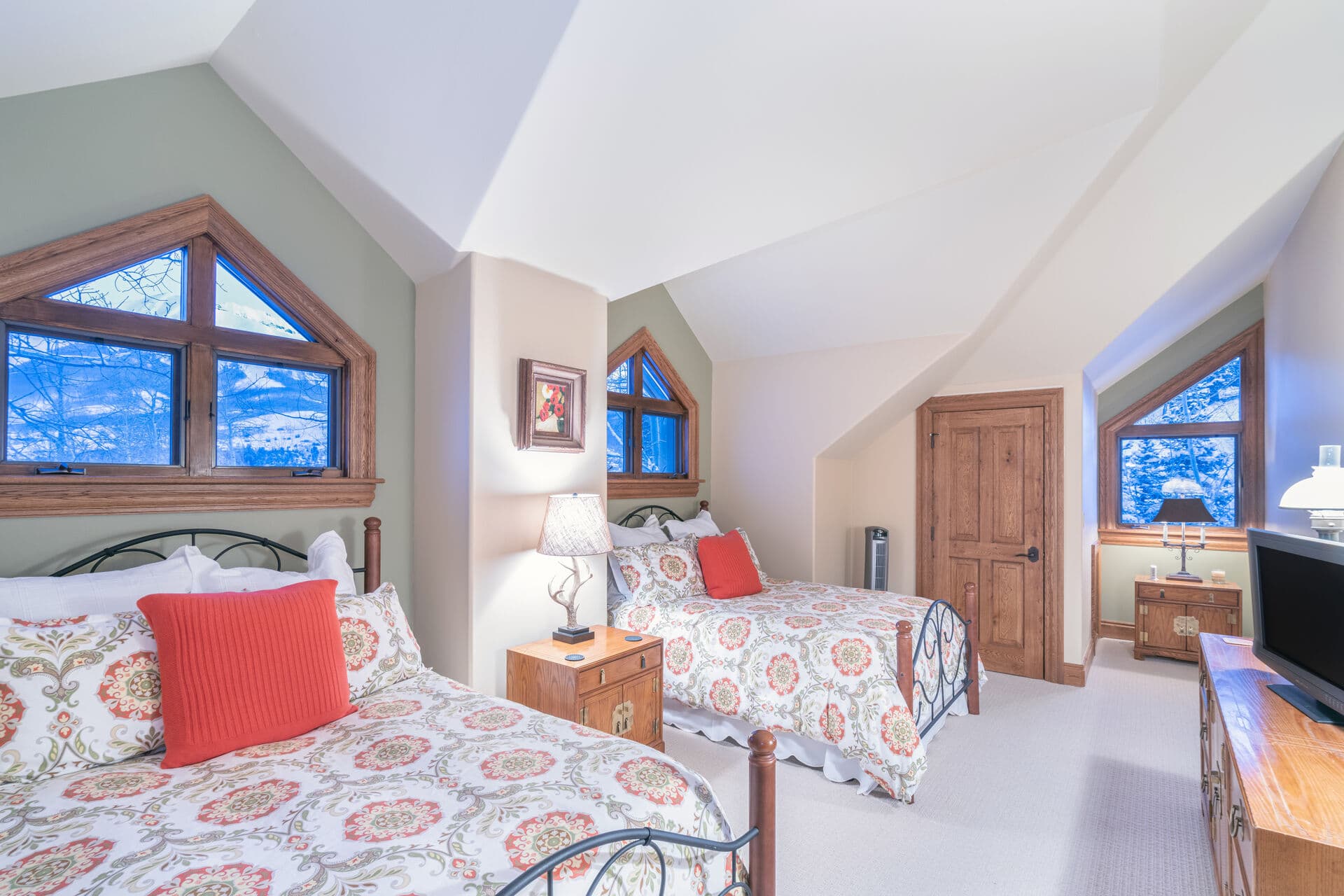 San Sophia Ridge View House - Image 9