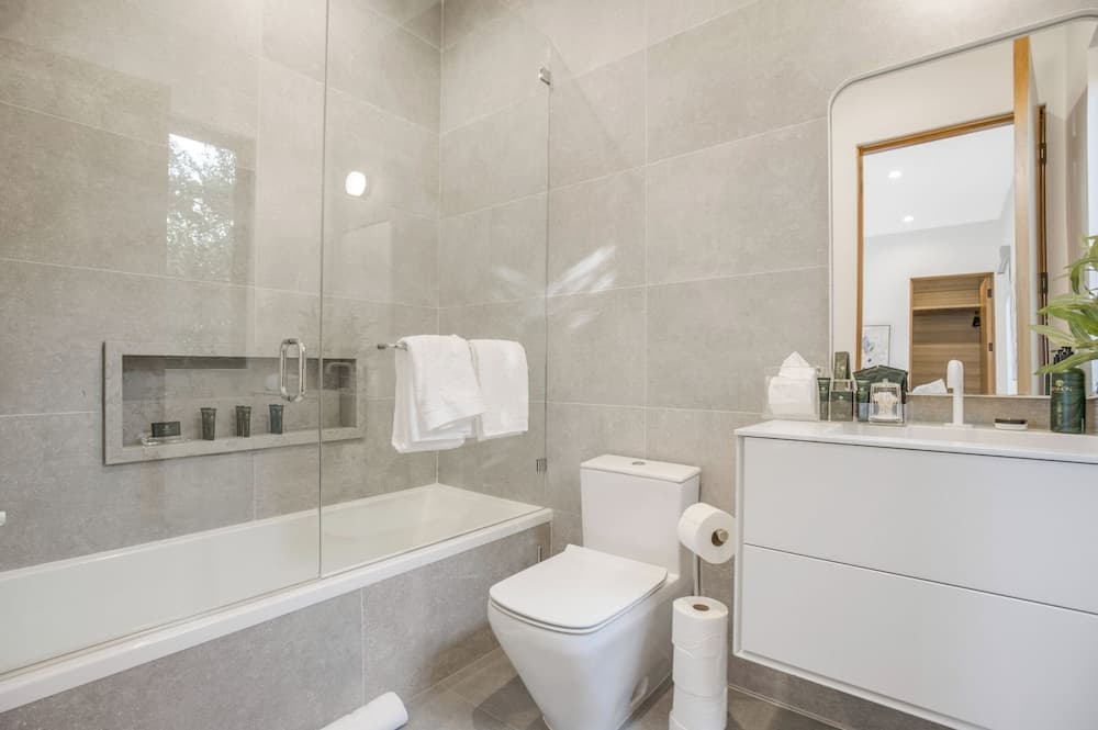 Levitt Lane - Image 15