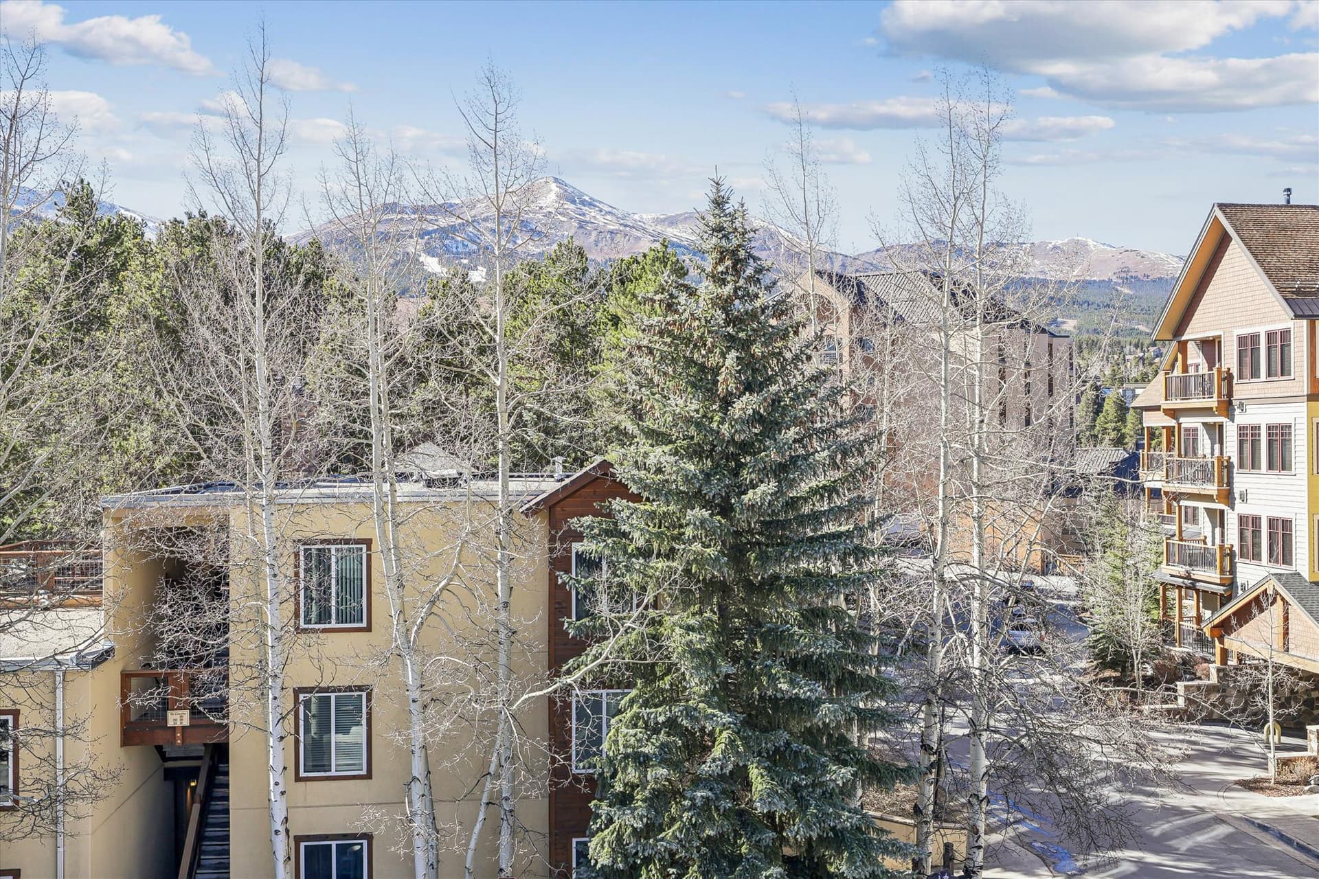 Lift Condo #301A - Image 36