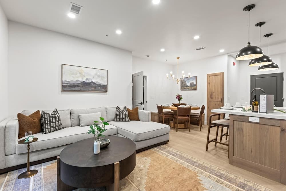 Lift Lodge #103 - Image 4