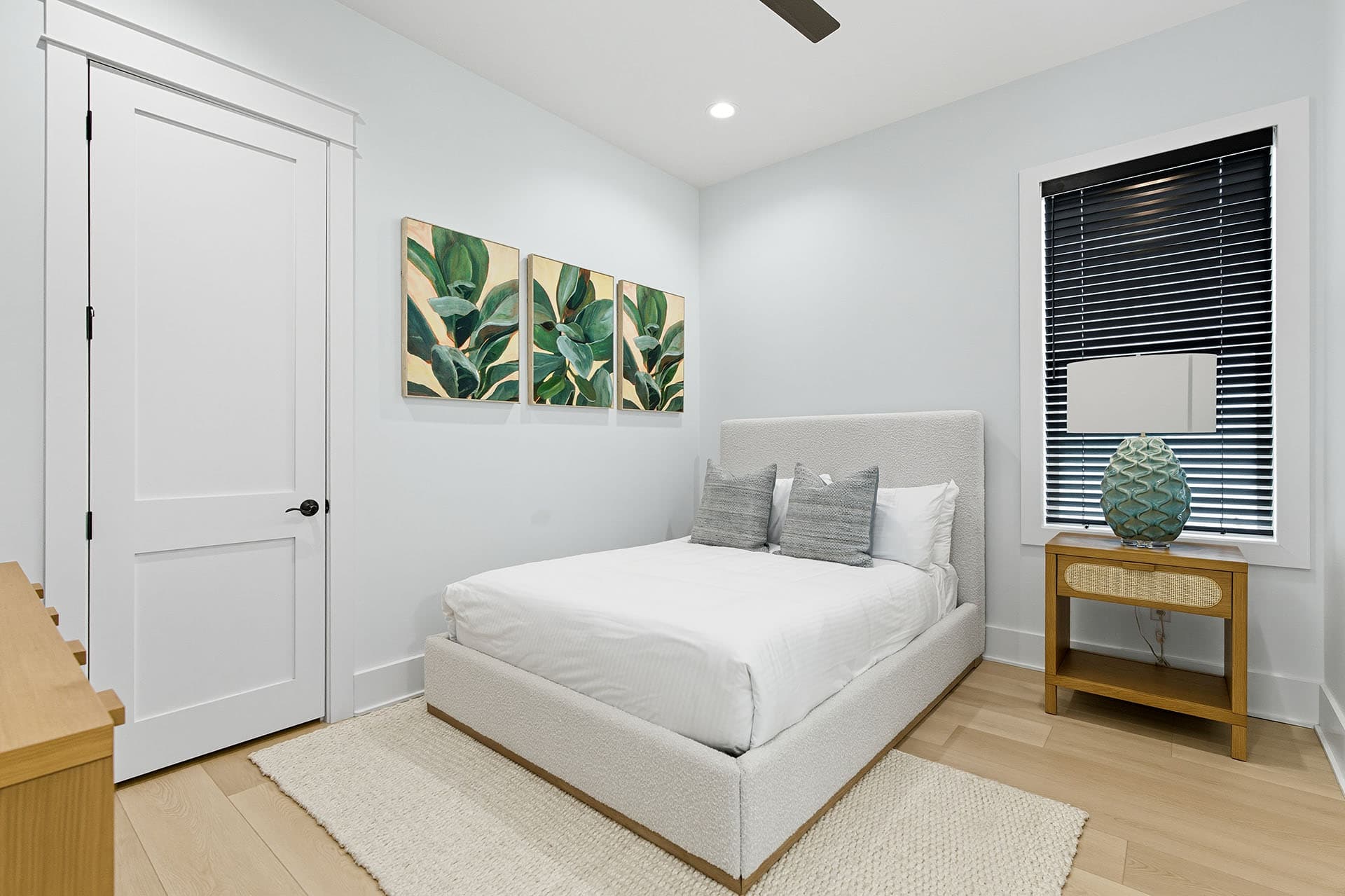 Lilly's Pad - Image 20